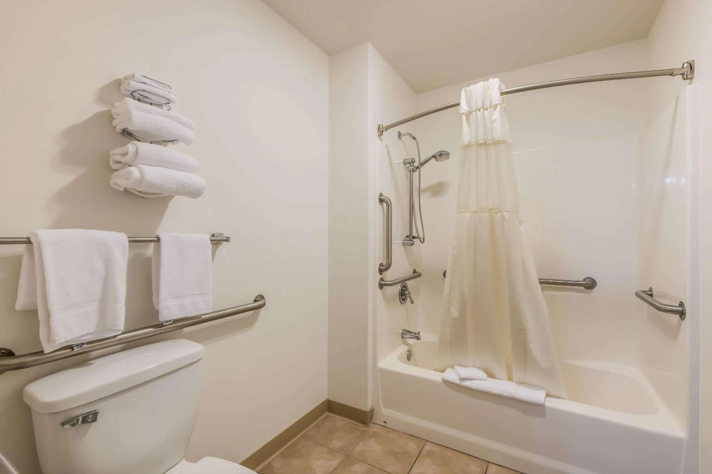 Bathroom in Econo Lodge