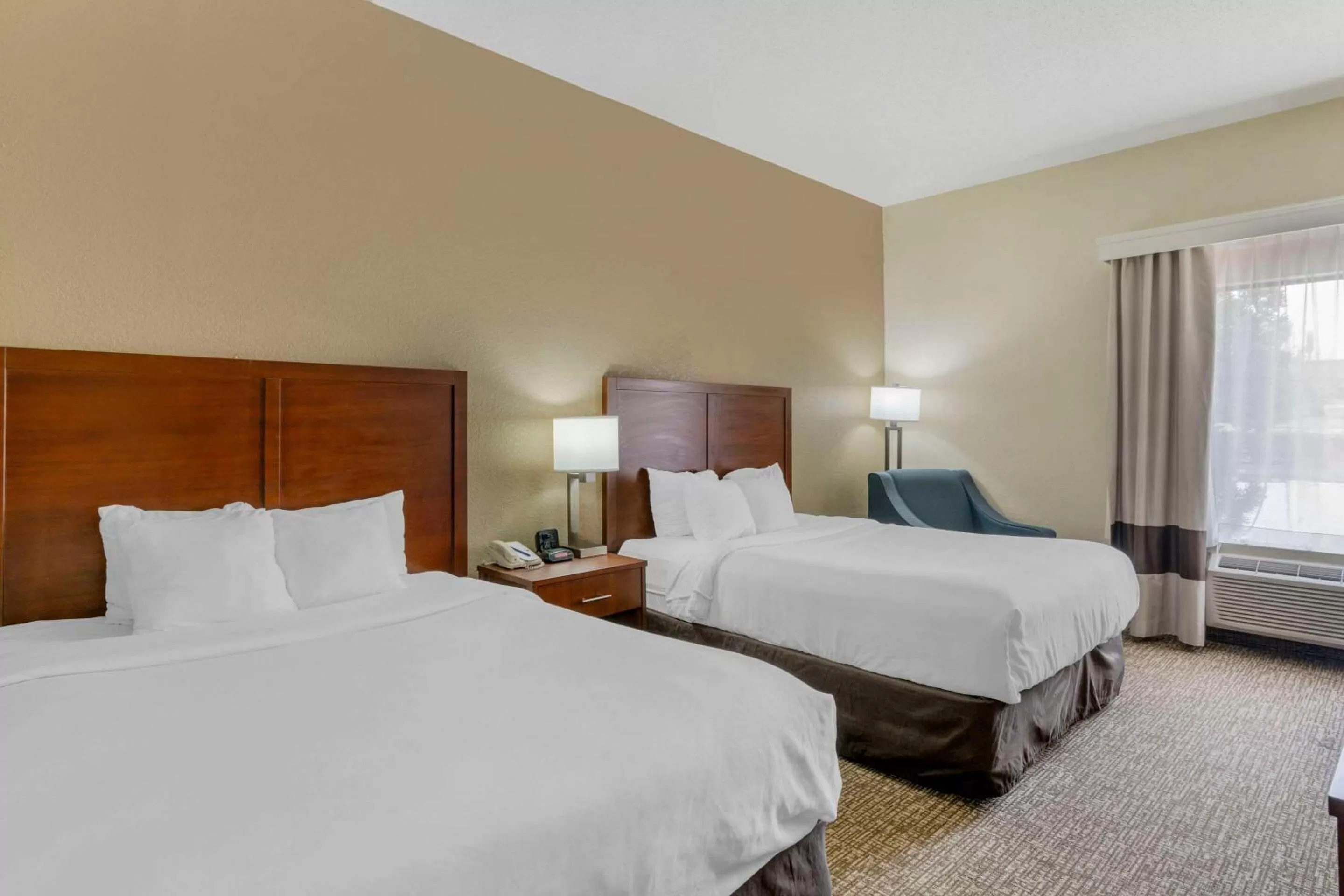 Bedroom, Bed in Comfort Inn & Suites La Grange - Louisville Area