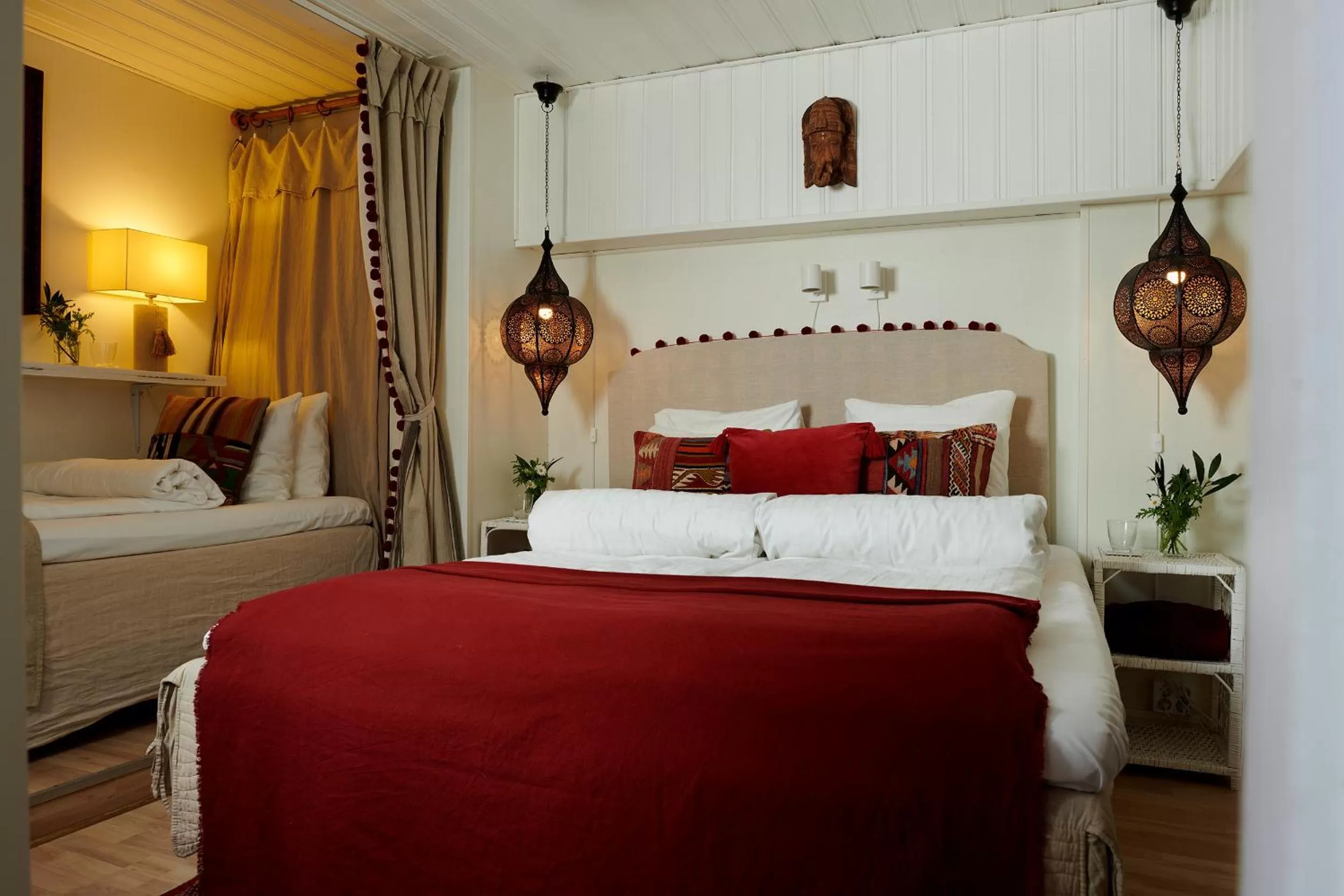 Bed in Hotell Bäckagården