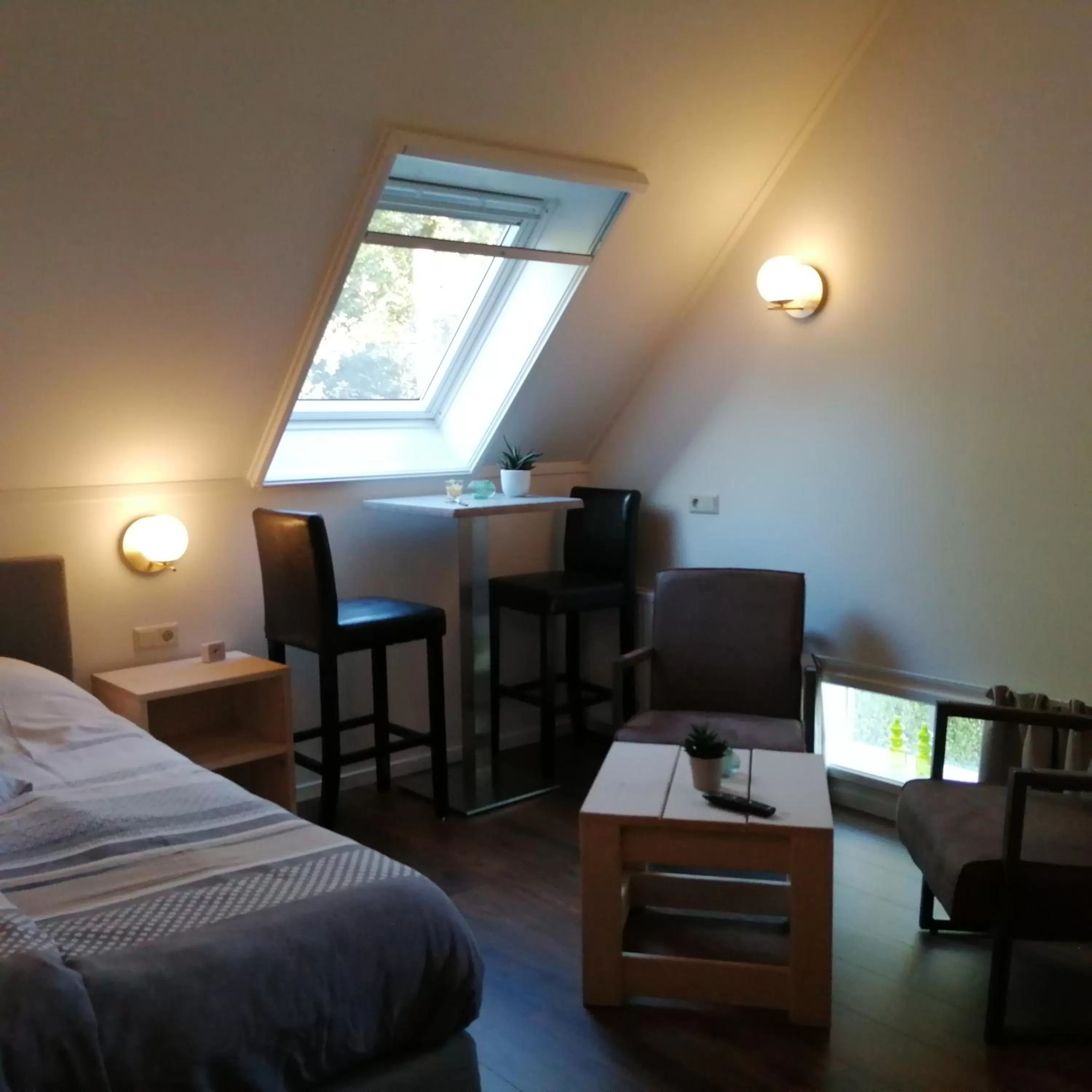 Dining area, Bed in Veenemaat