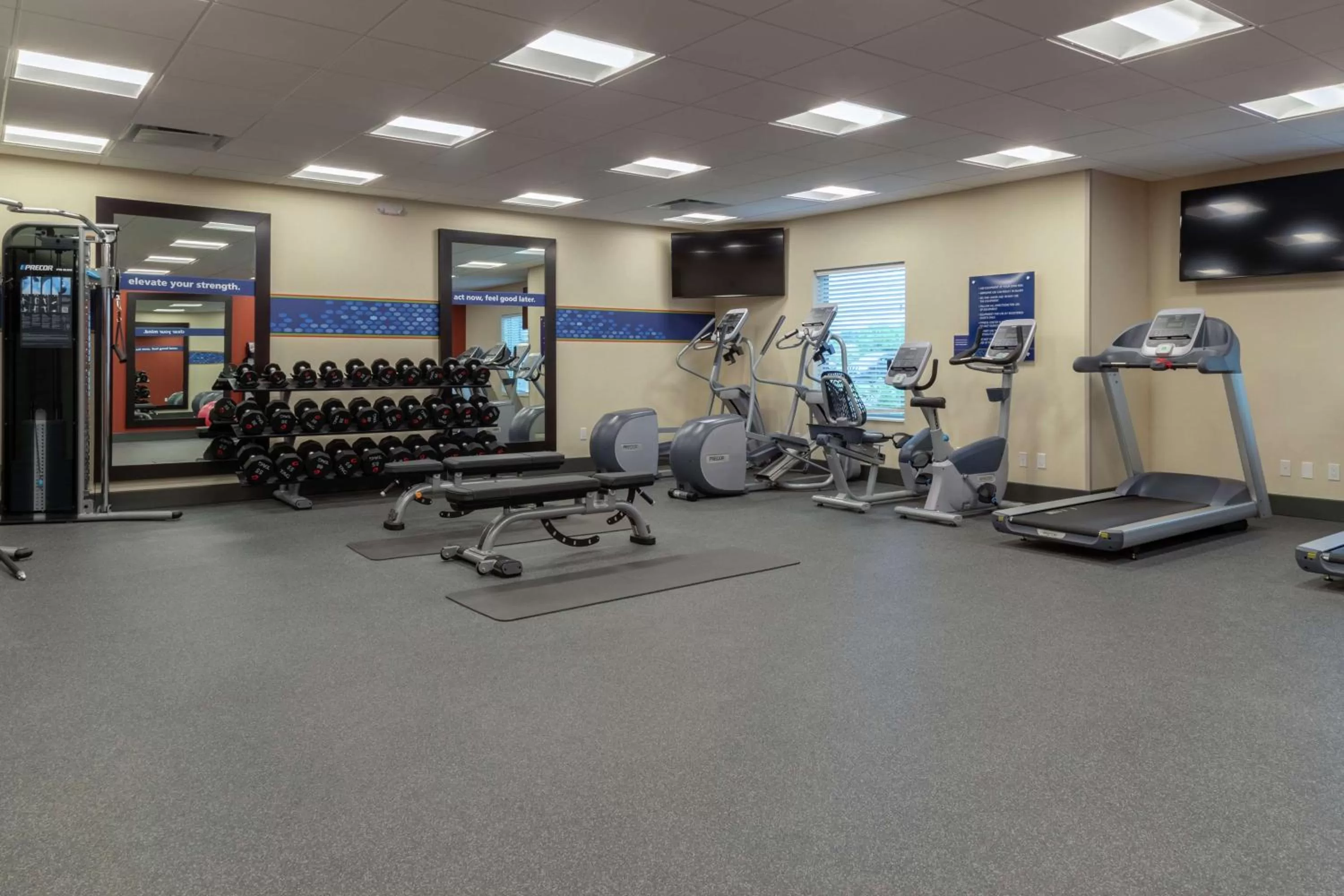 Fitness centre/facilities in Hampton Inn Bourbonnais Kankakee