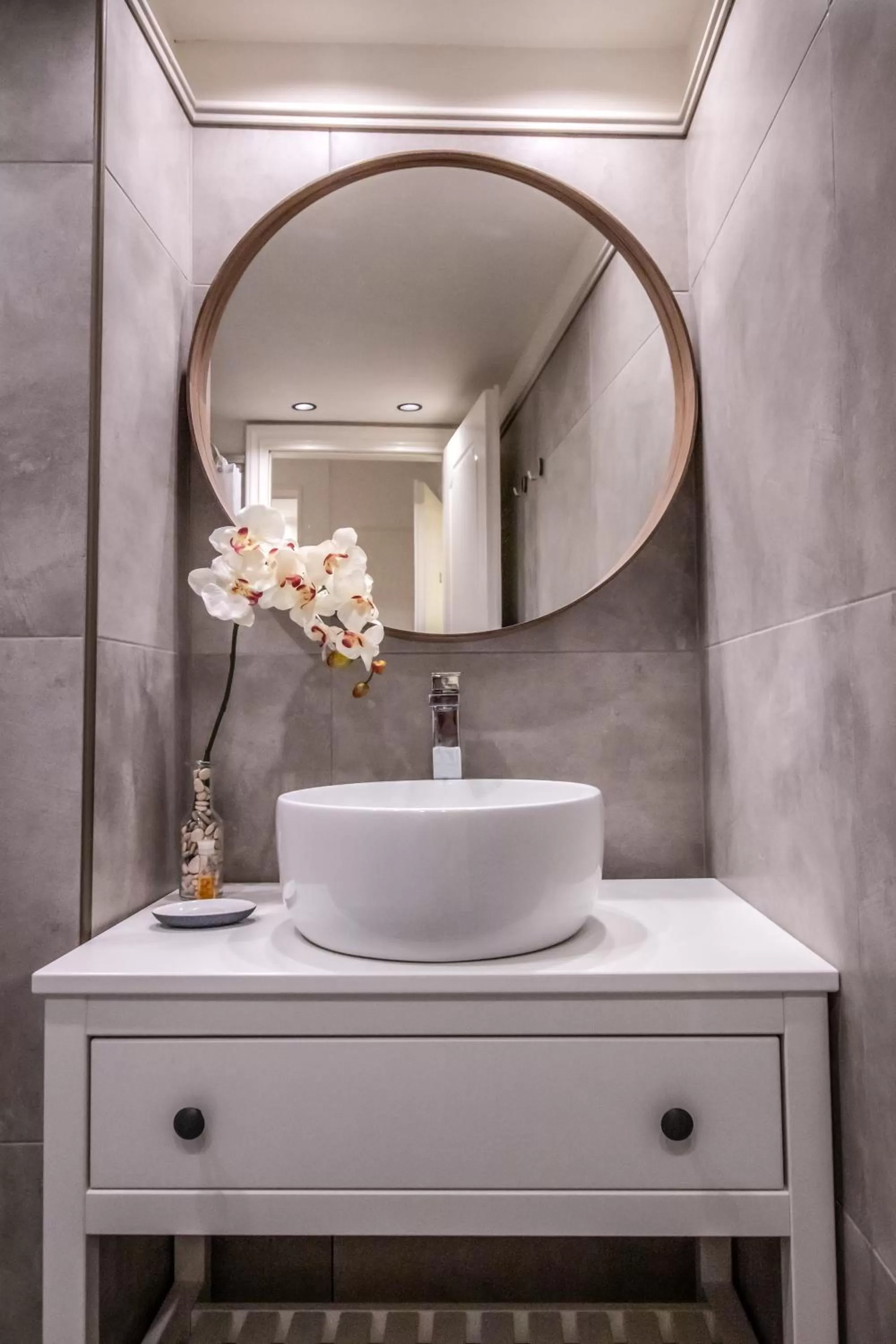 Levkosh Apartments at Lefkada's Heart