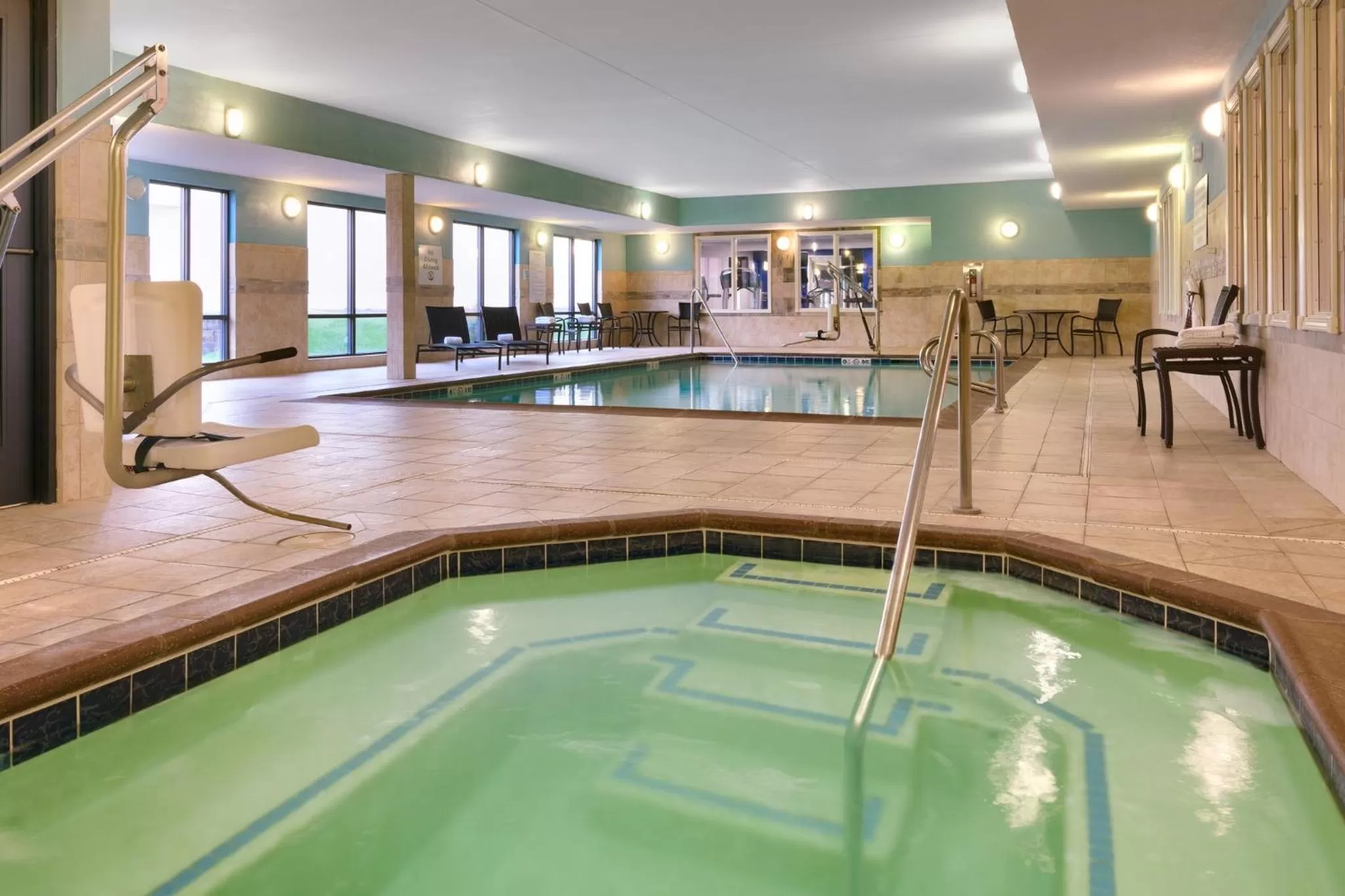 Swimming pool in Holiday Inn Express and Suites Helena by IHG