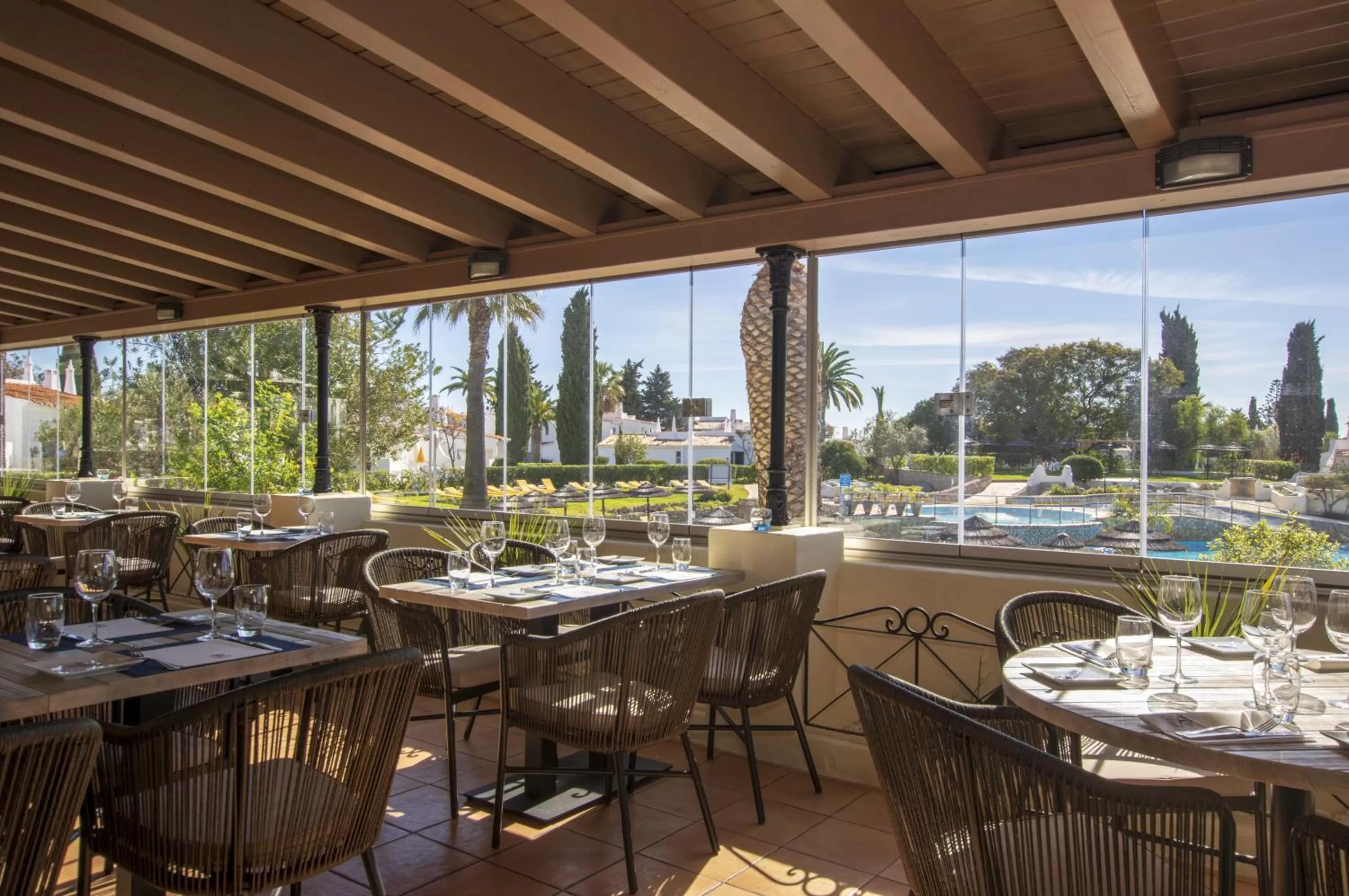 Restaurant/places to eat in Rocha Brava Village Resort