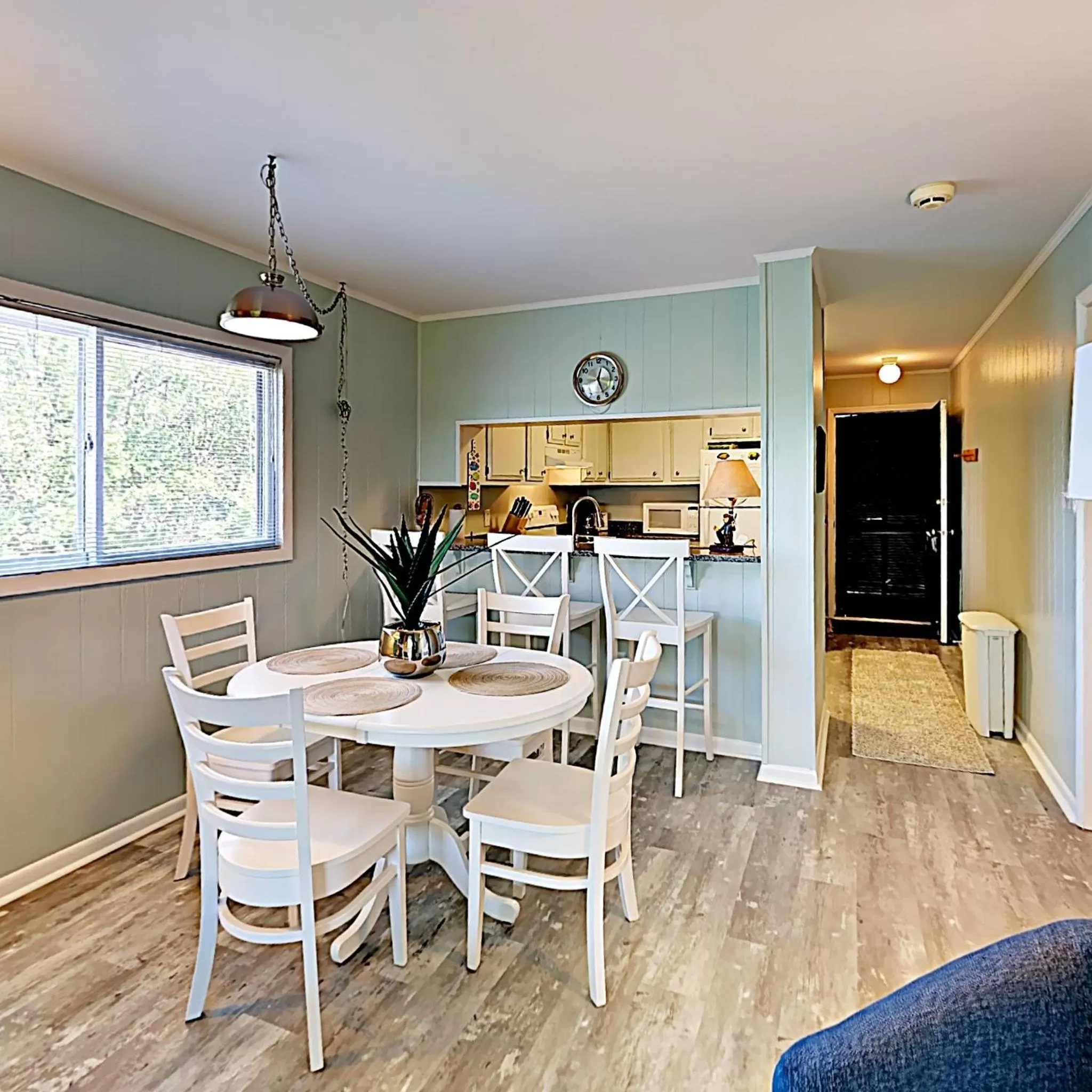 Dining area in Beach Vacation Condos