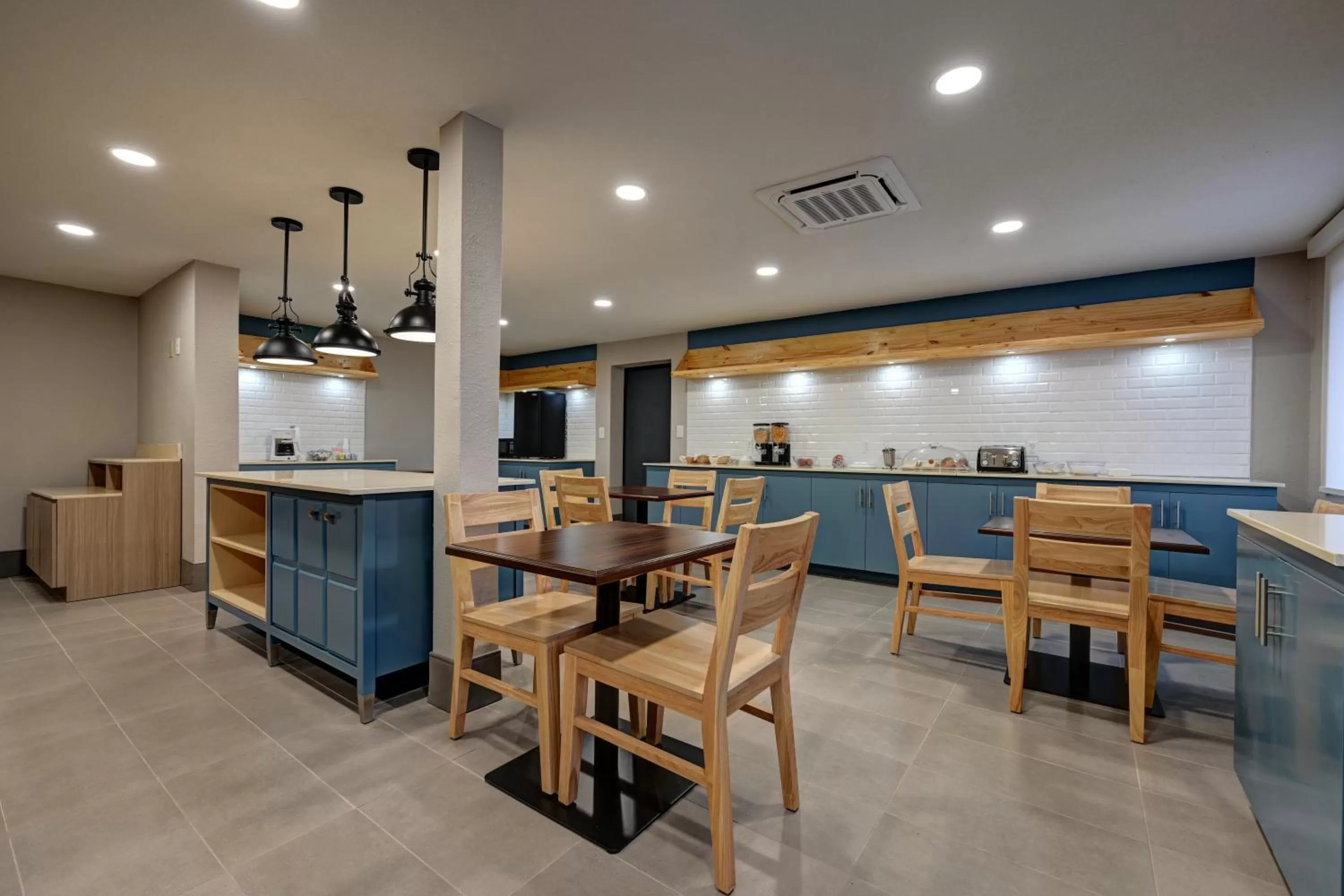 Country Inn & Suites by Radisson, Pierre, SD