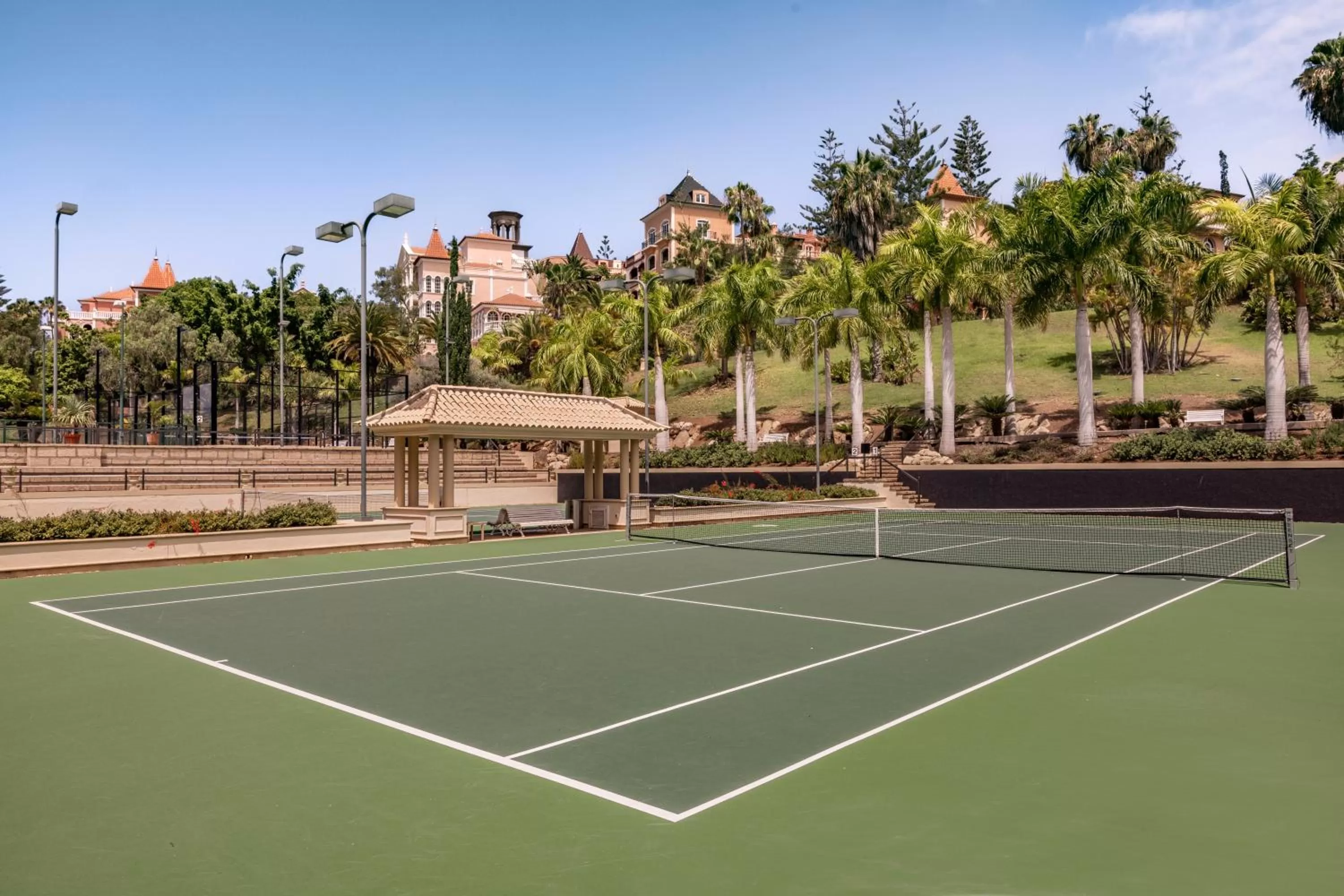 Tennis court in Bahia del Duque