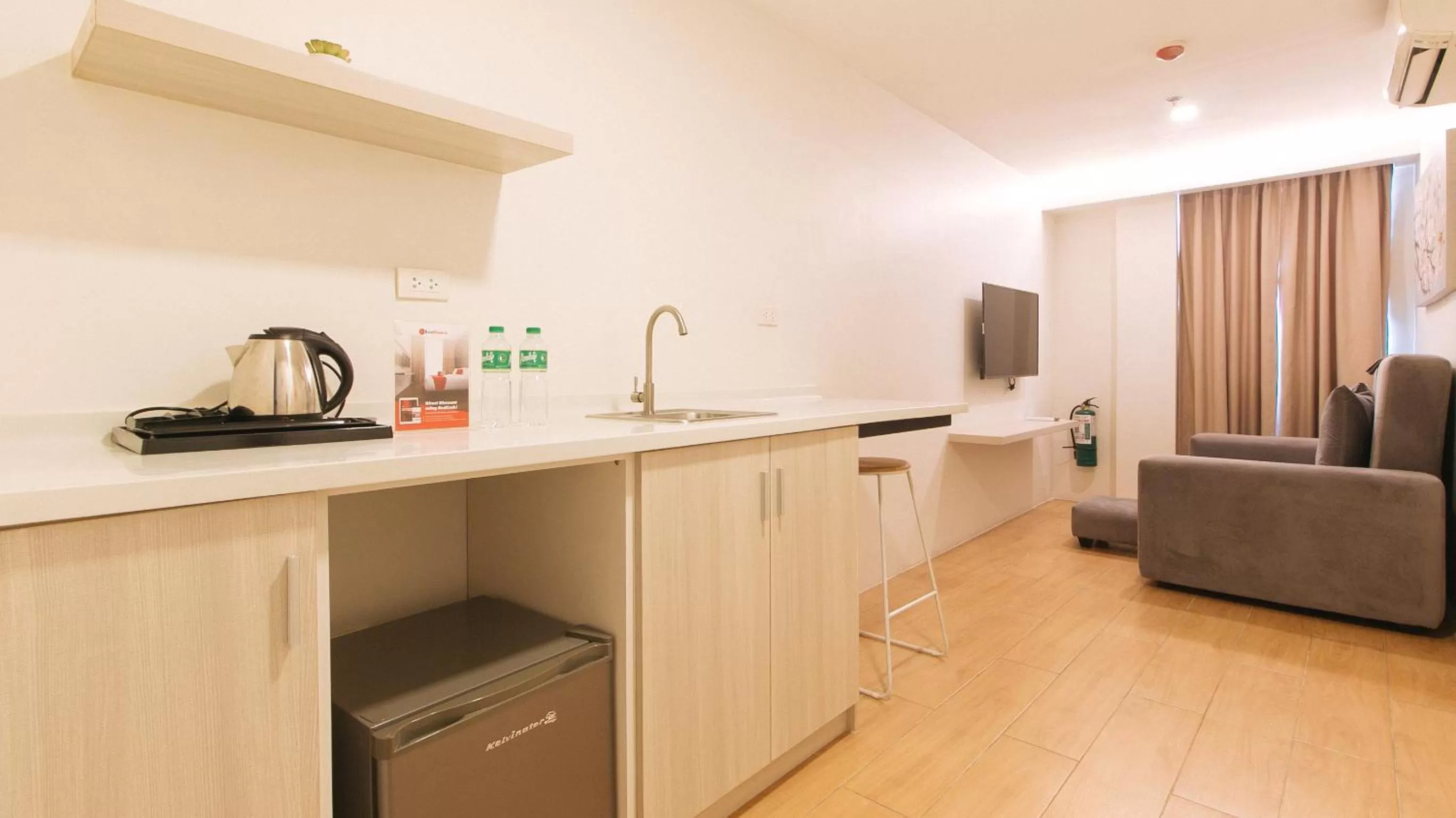 Bedroom in RedDoorz Plus at La Belle Residences Makati City