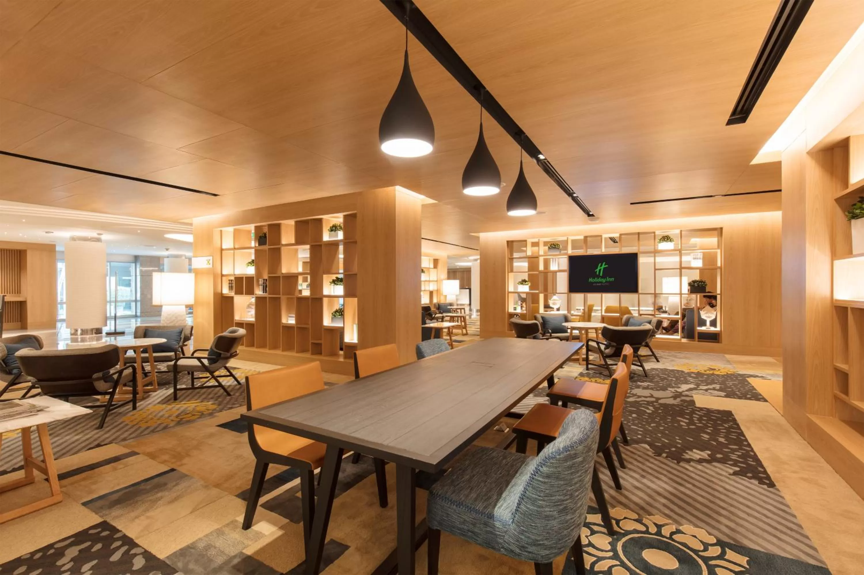 Property building in Holiday Inn Bangkok by IHG