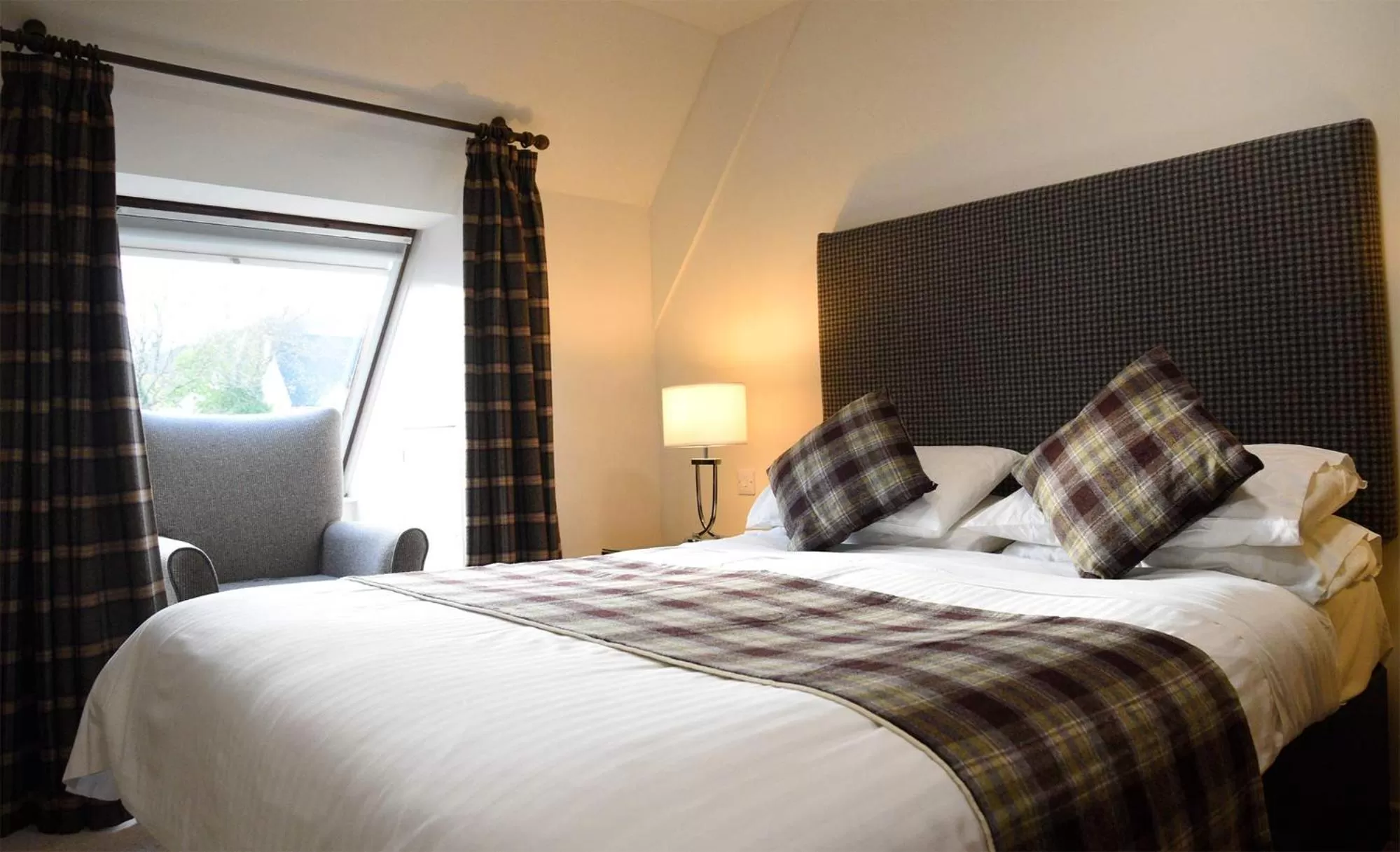 Bed in The Royal Hotel