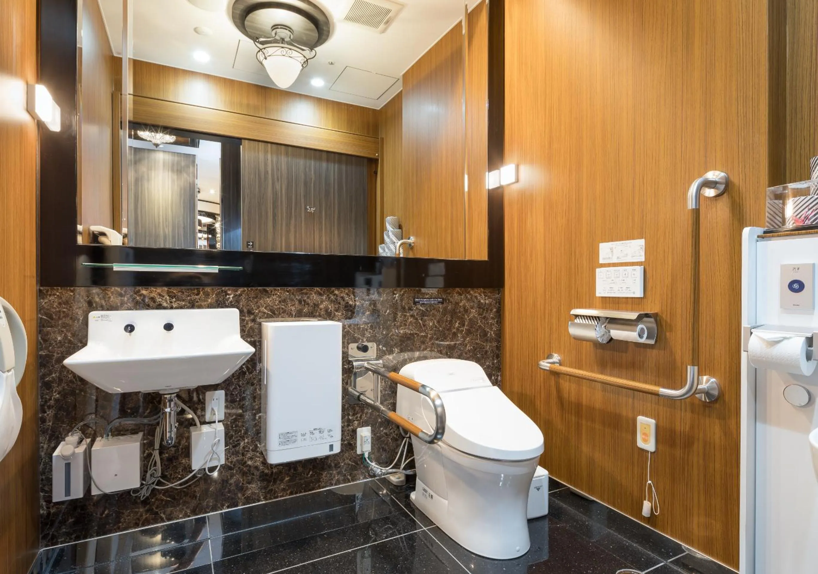 Toilet in APA Hotel Osaka Umeda