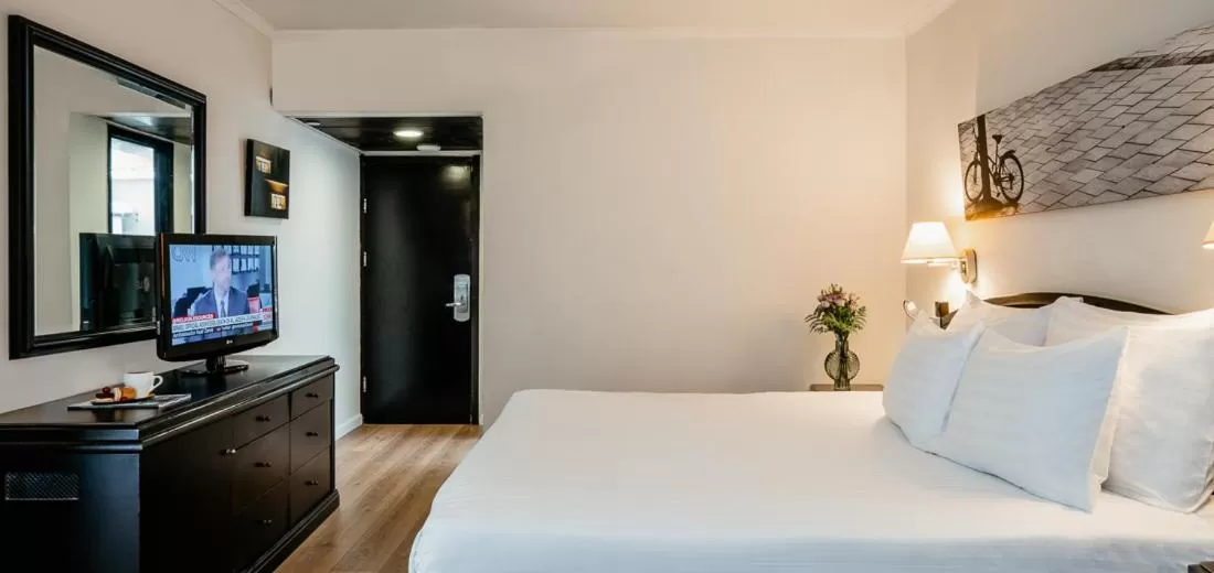 Bed in Crowne Plaza Tel Aviv Beach by IHG