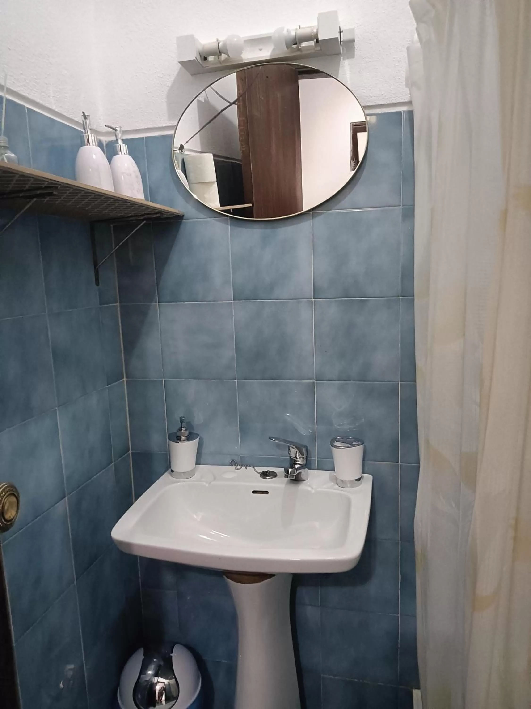 Bathroom in Alojamento Local Largo da Igreja