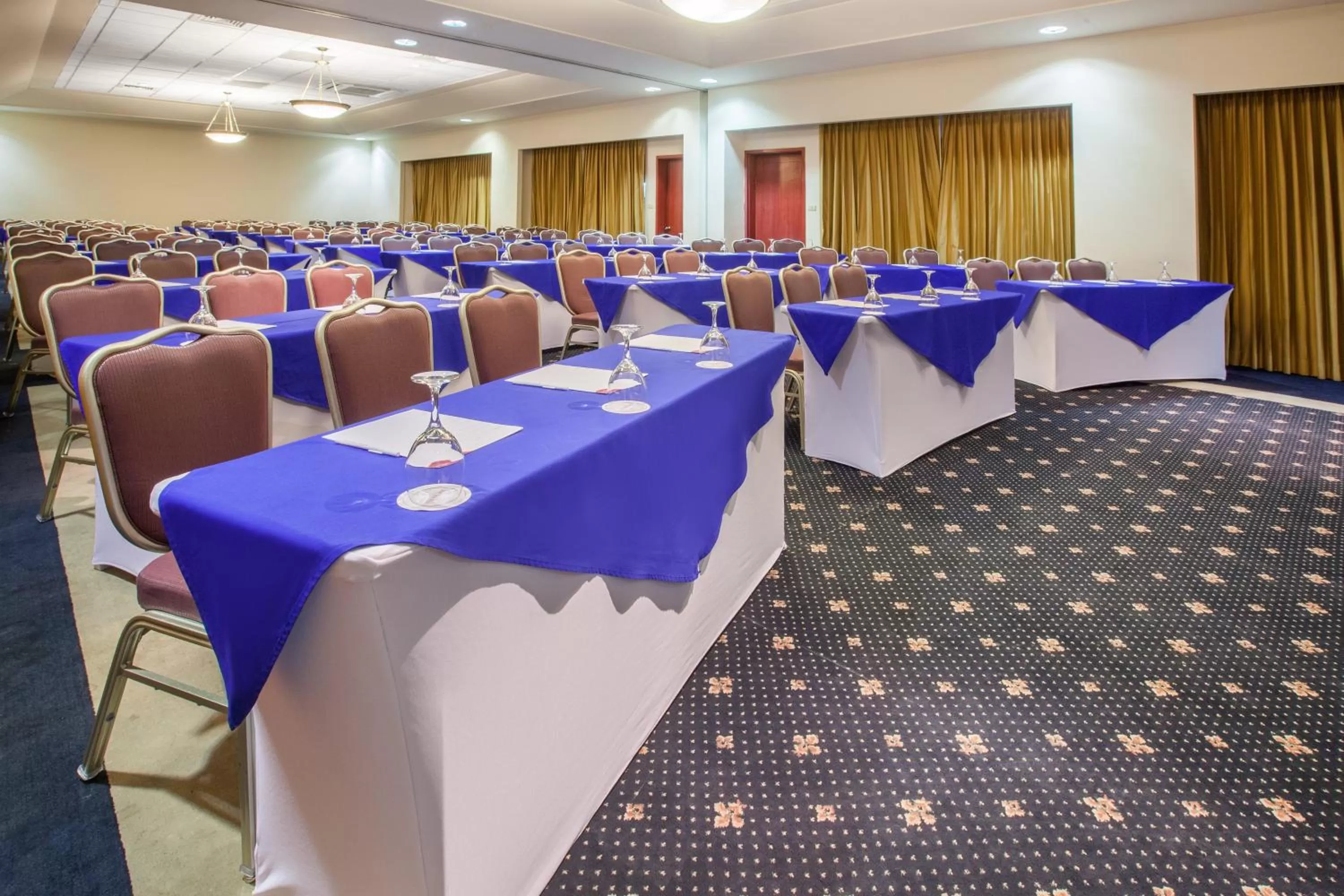 Meeting/conference room in Crowne Plaza Managua by IHG