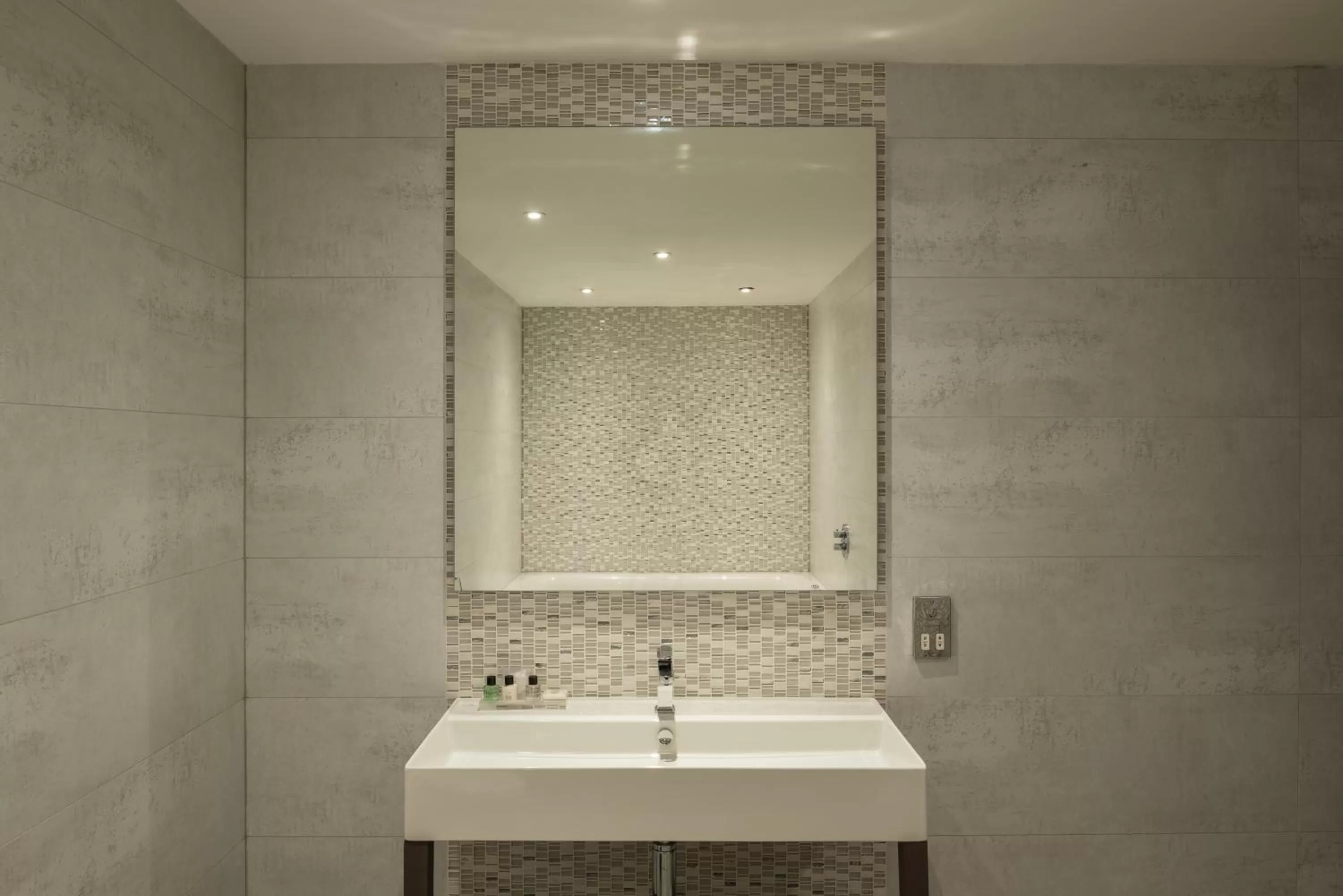 Bathroom in Radstone Hotel