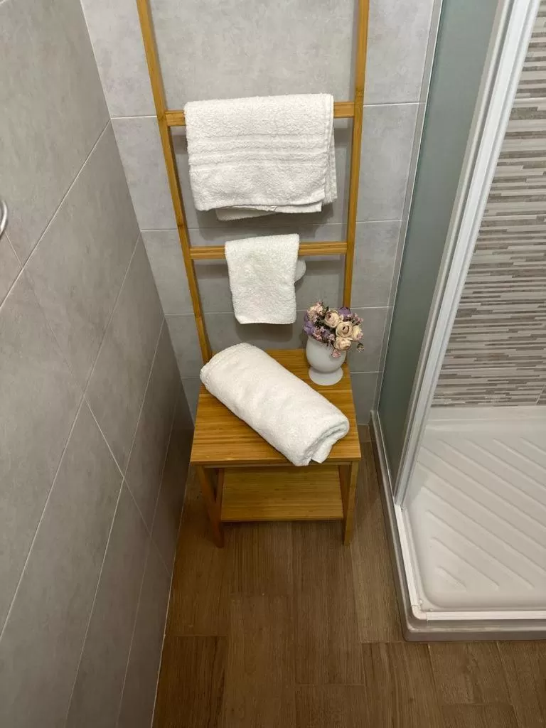 Shower, Bathroom in B&B LA VILLA