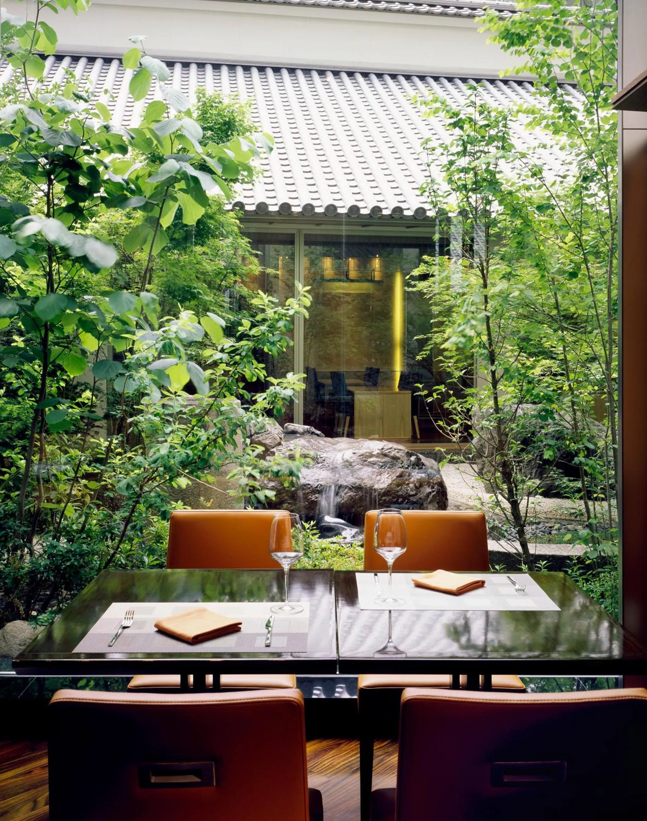 Restaurant/places to eat in Hotel Niwa Tokyo