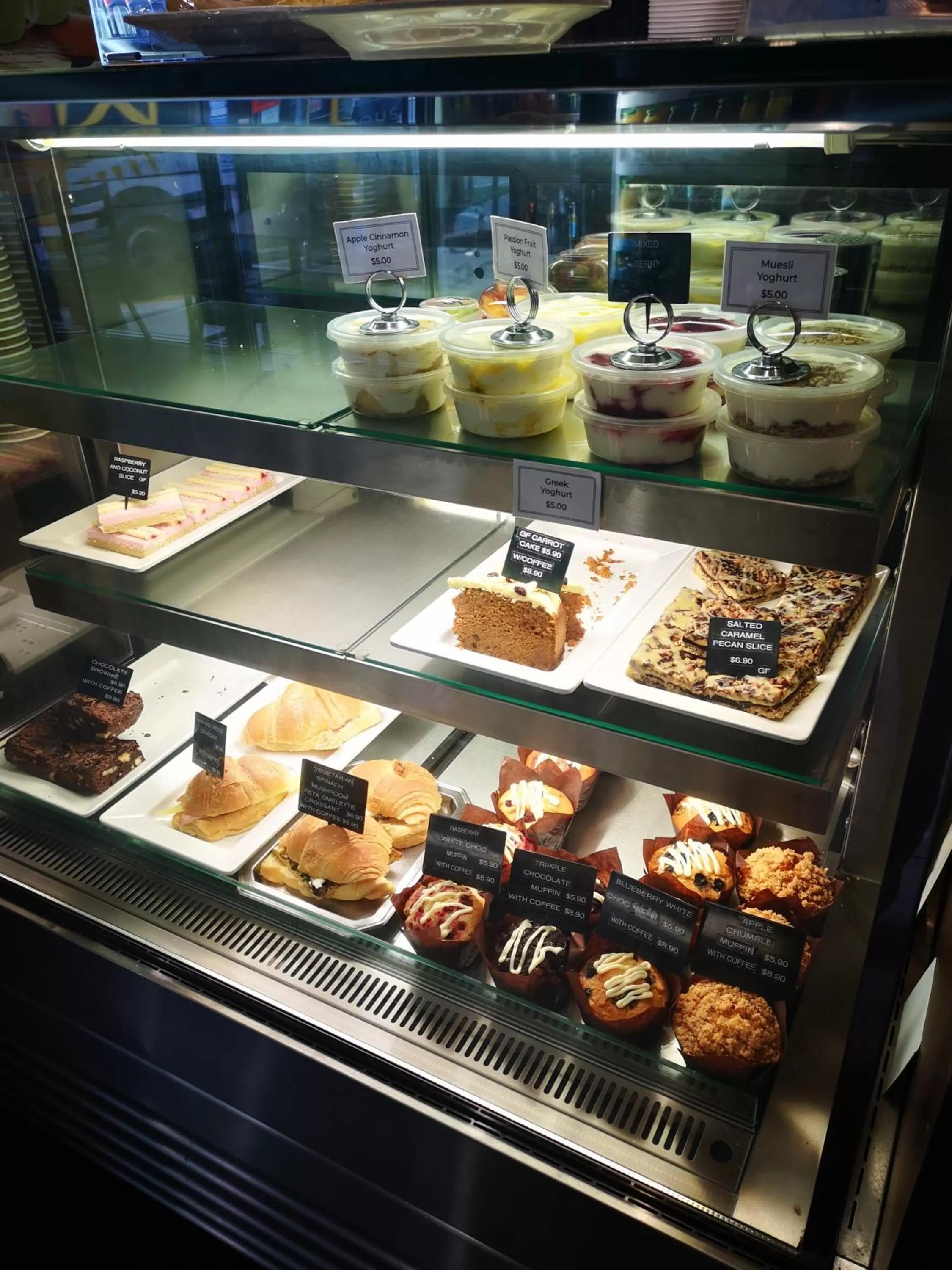 Restaurant/places to eat in Abbey On Roma Hotel & Apartments