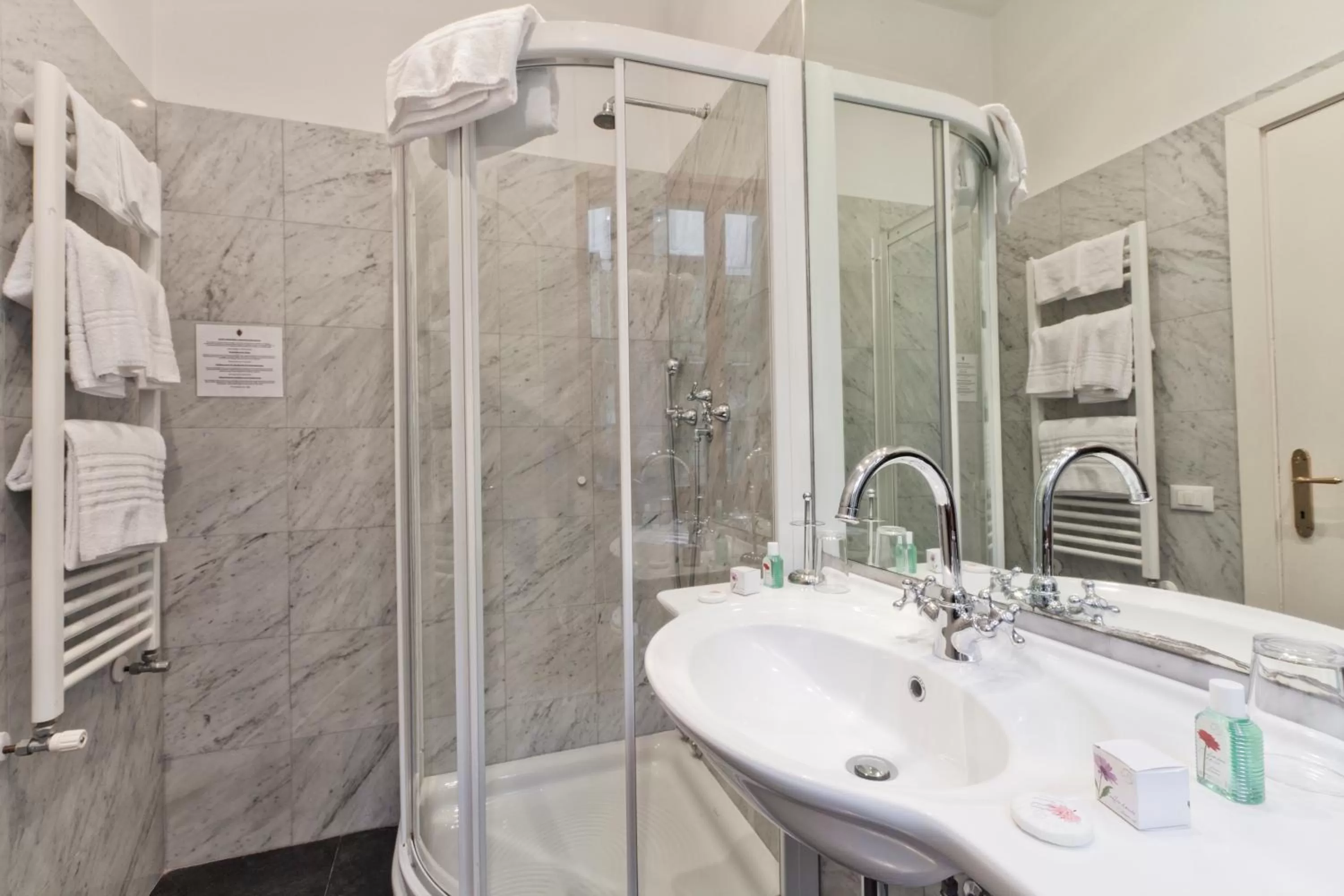 Shower in Palazzo Cendon Piano Antico