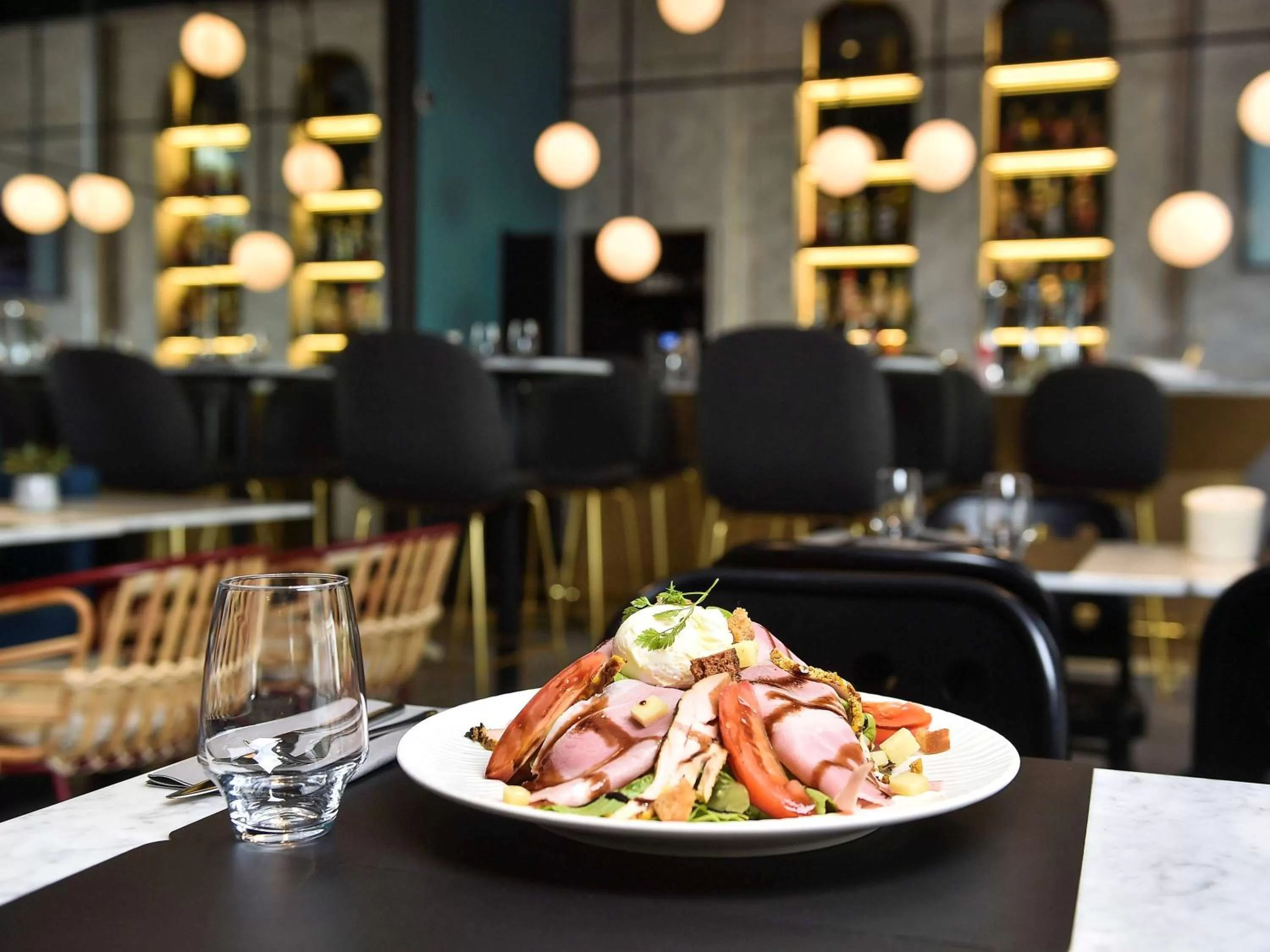 Restaurant/places to eat in ibis Styles Dijon Central