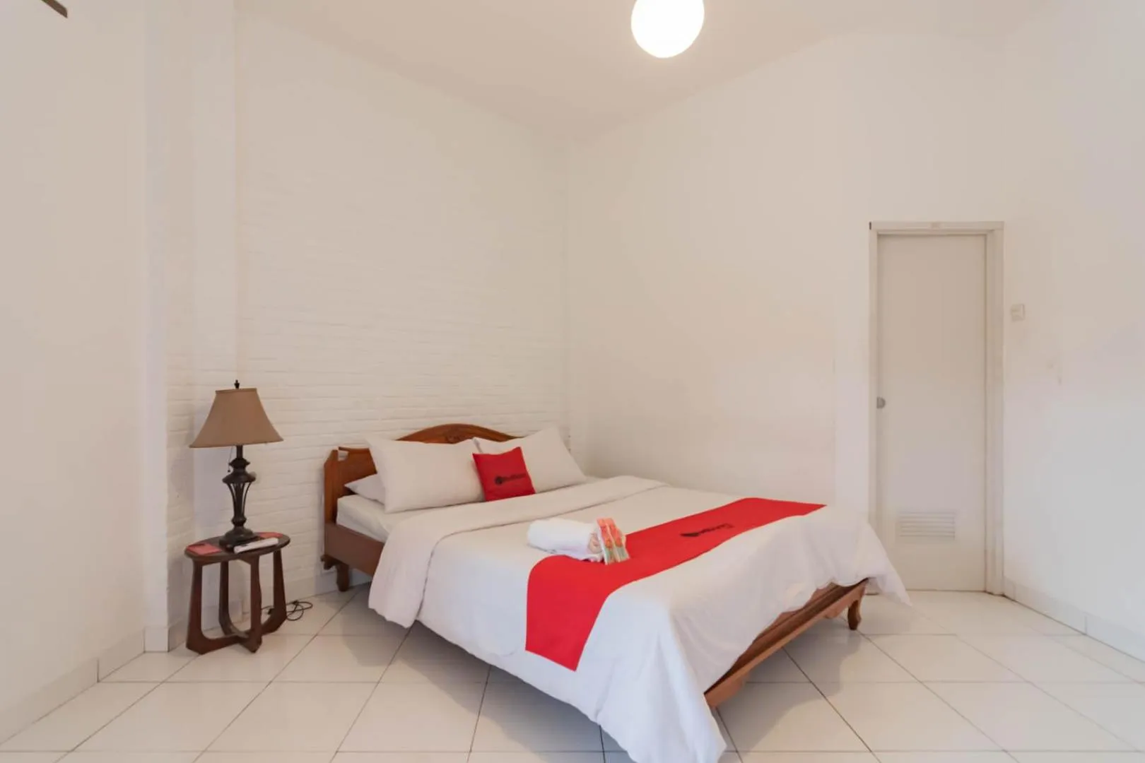 Bedroom in RedDoorz Plus near Dago Pakar