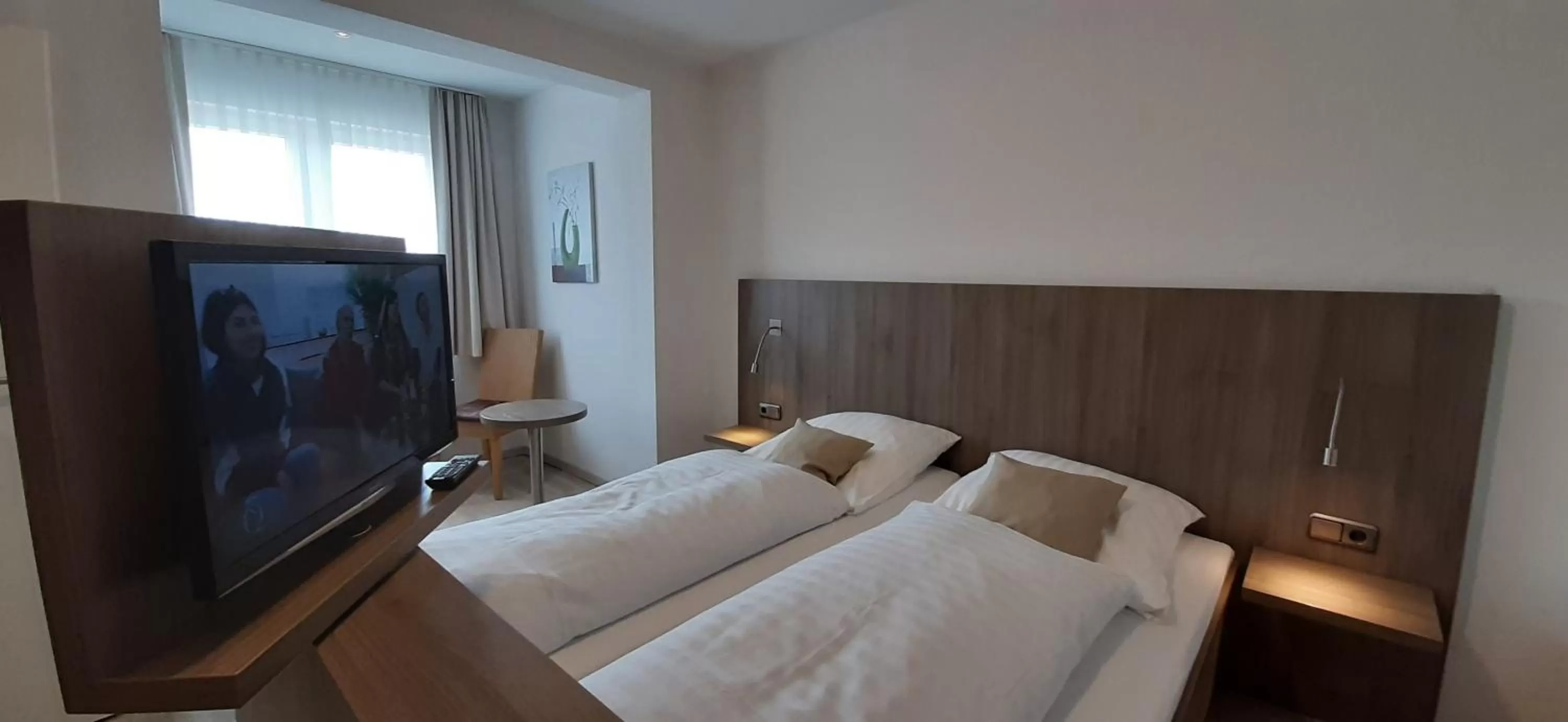 TV and multimedia, Bed in Landgasthof Zur scharfen Ecke