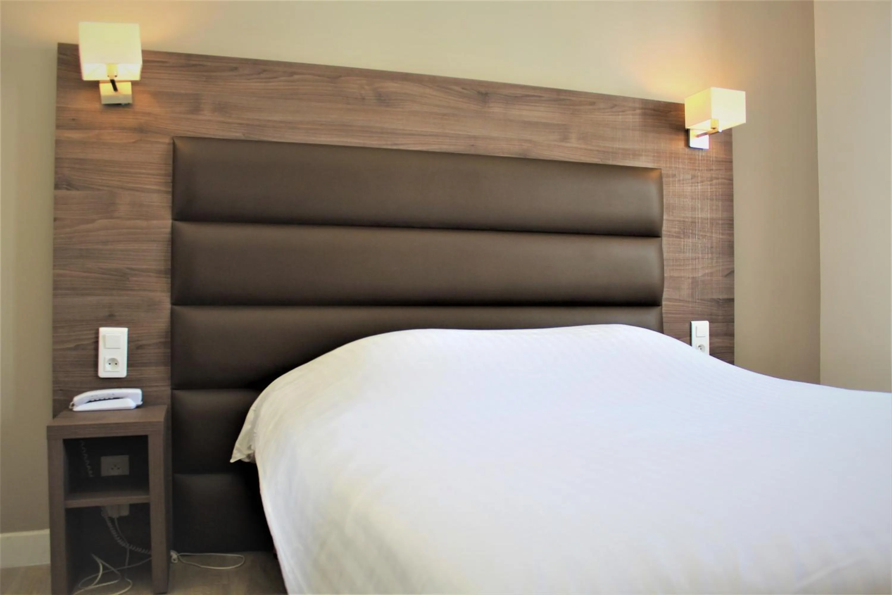 Bathroom in Royal Hôtel Angers