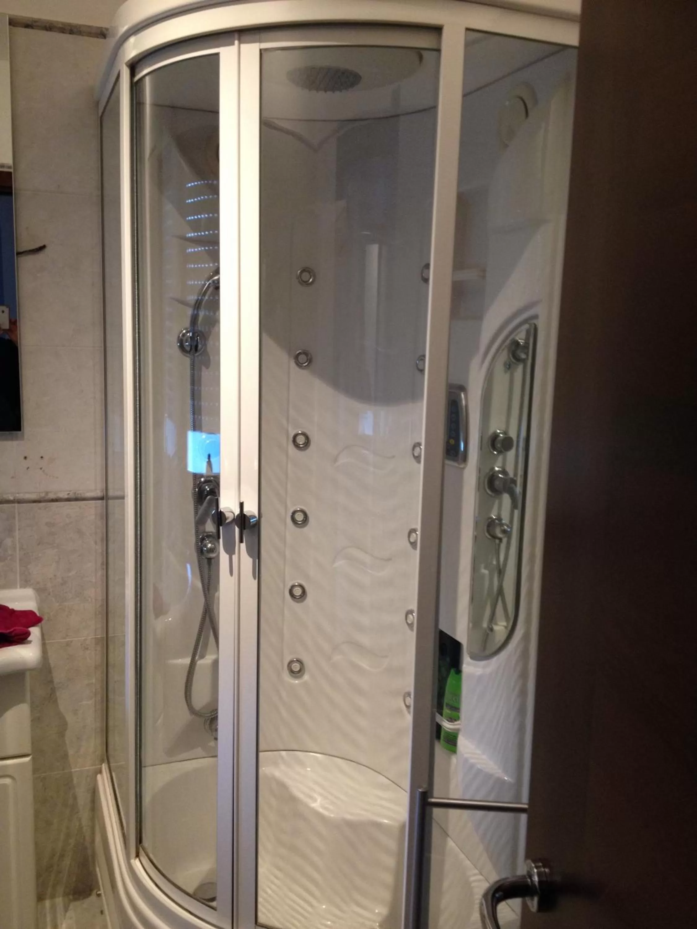 Shower in B&B Via Roma suite - Ortona Rooms