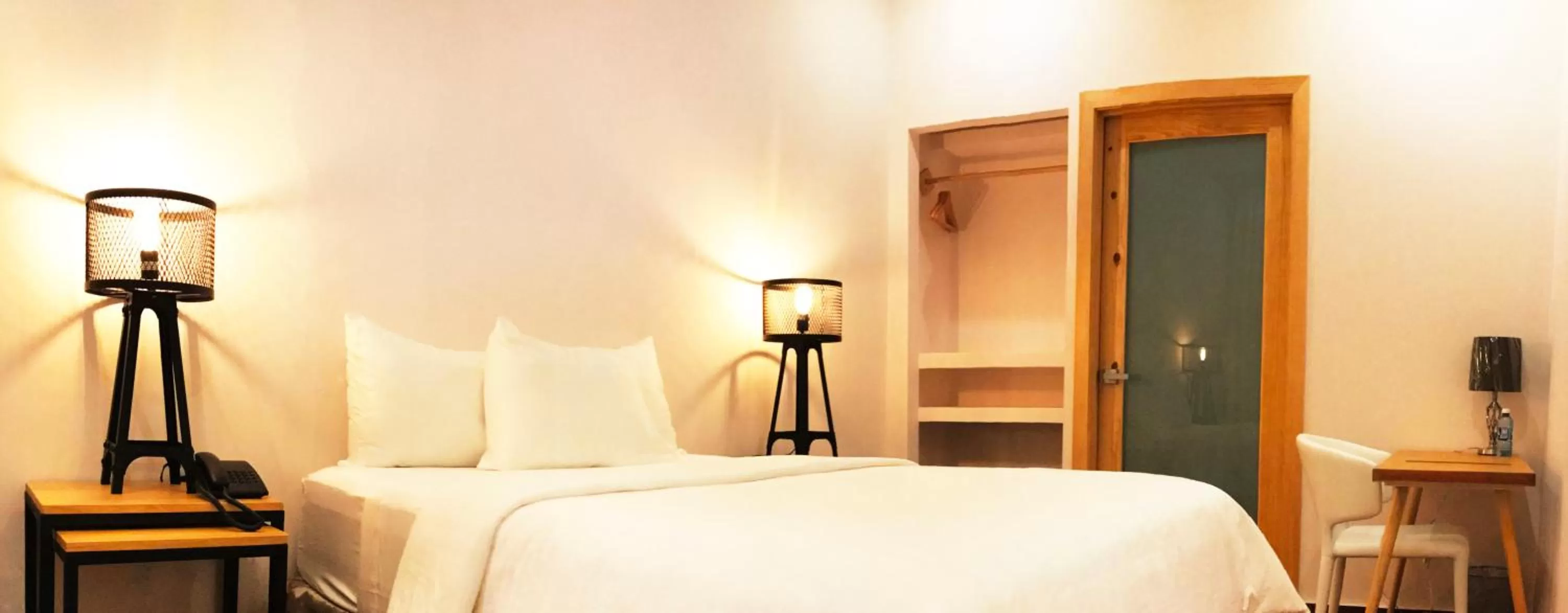 Photo of the whole room, Bed in Kaleo Hotel Boutique