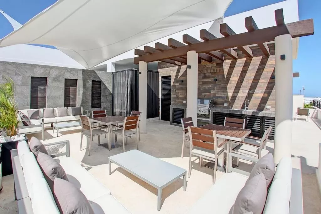 BBQ facilities in Homely Studio or OneBR in Playa del Carmen w Balcony, BBQ, Pool Infinite, AC, TV Smart, 60mb