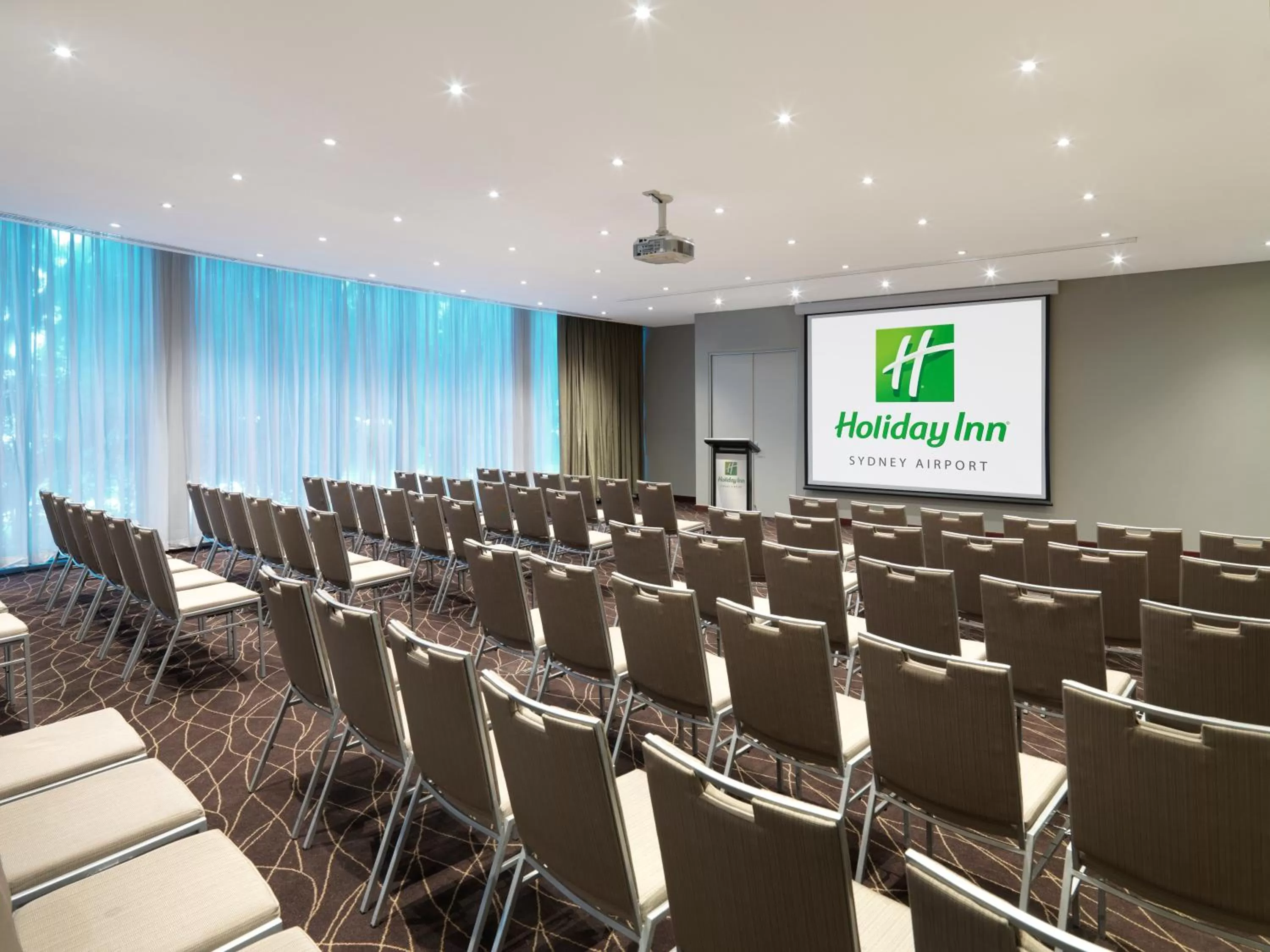 Meeting/conference room in Holiday Inn Sydney Airport, an IHG Hotel