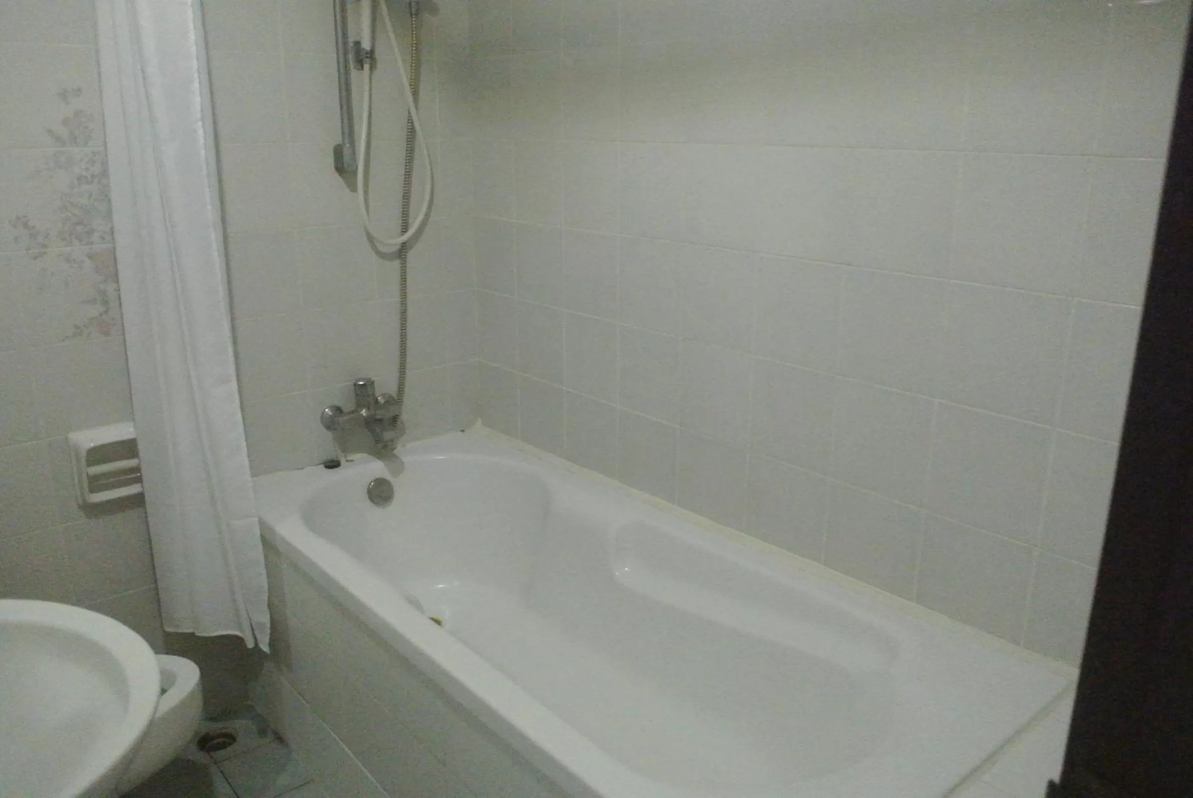 Bathroom in Oriental Smile Hotel