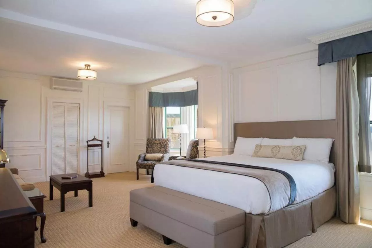 Seating area, Bed in Digby Pines Golf Resort and Spa