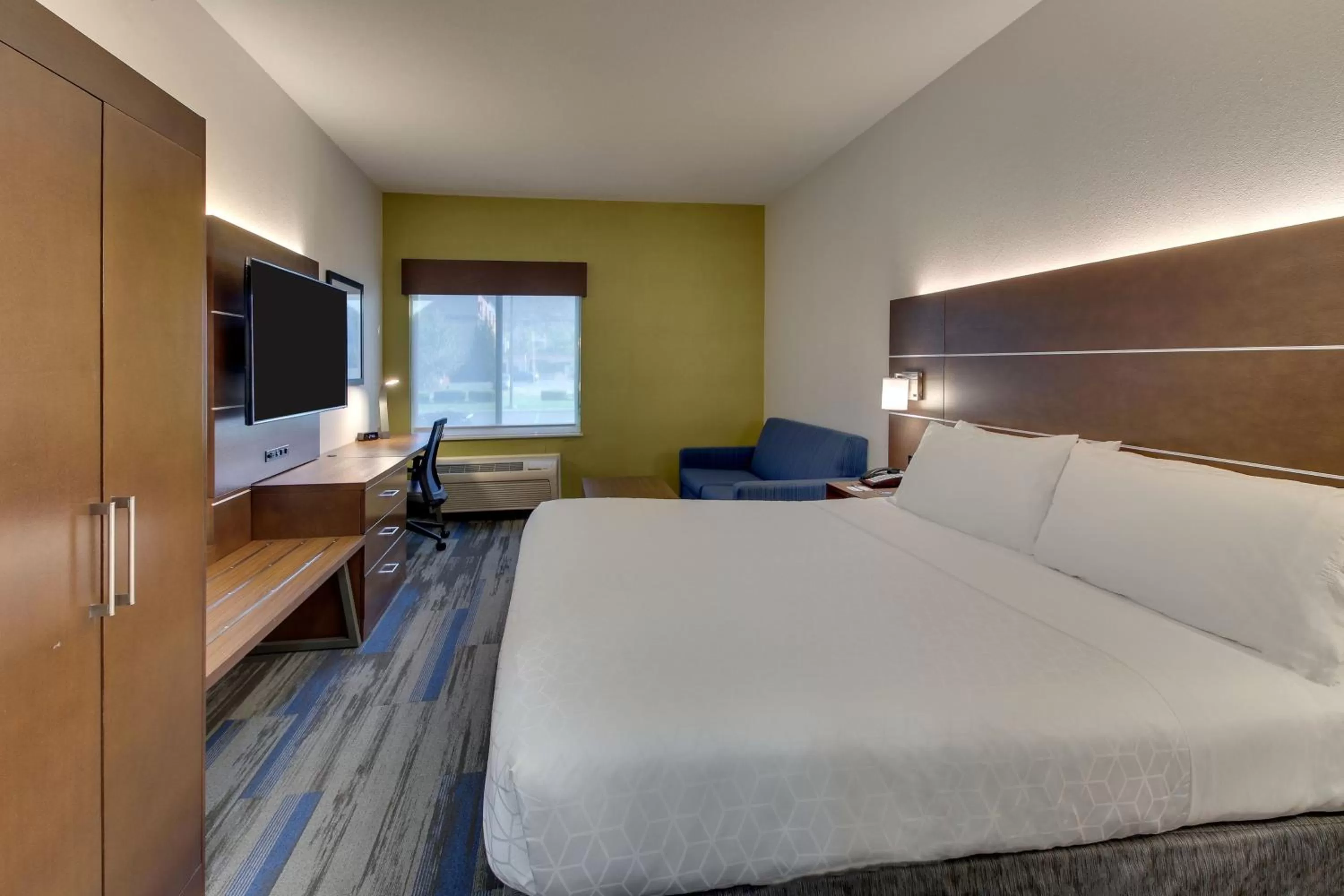 Photo of the whole room, Bed in Holiday Inn Express Fishkill-Mid Hudson Valley by IHG