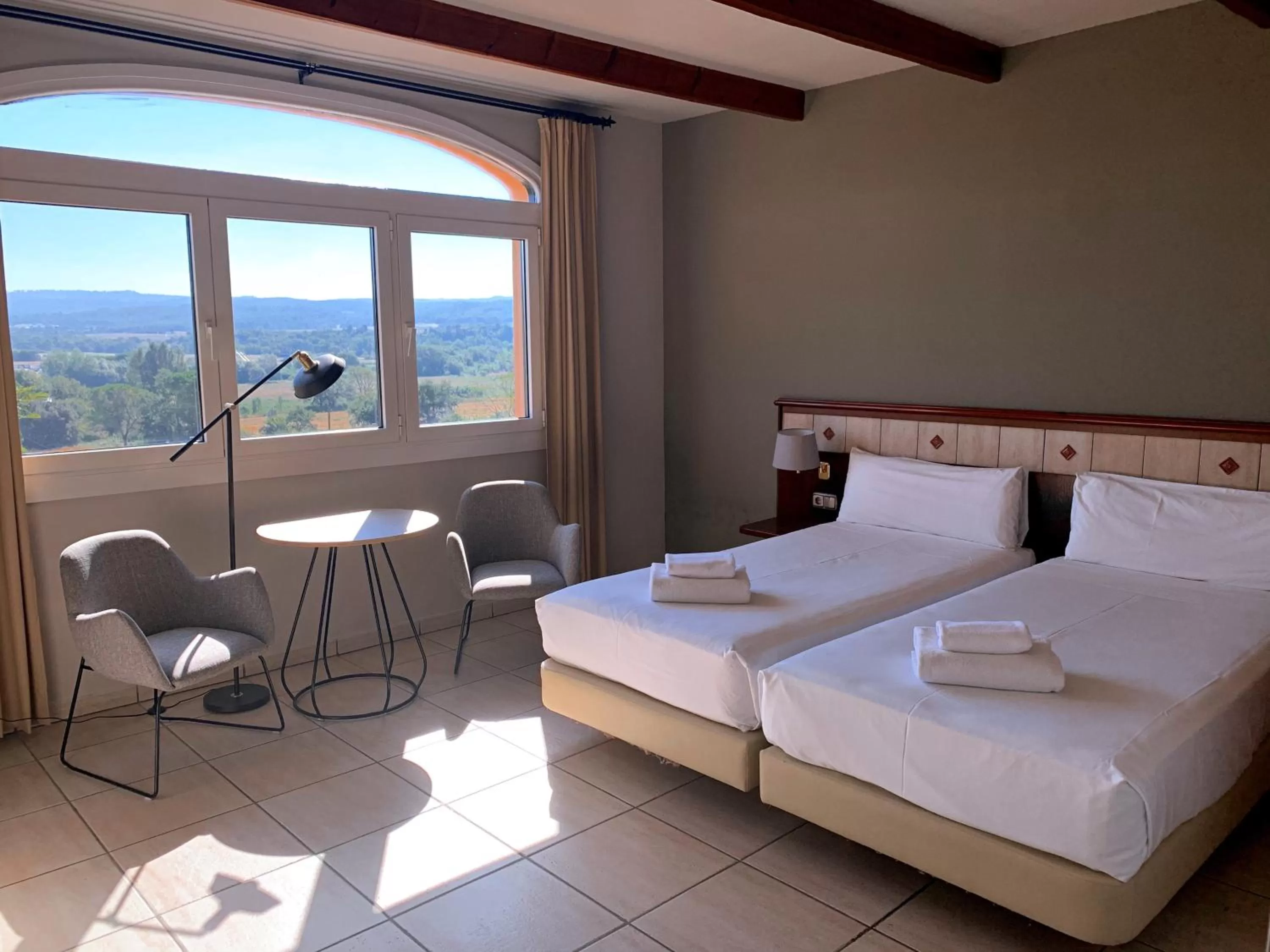 Photo of the whole room, Bed in Mas de la Sala