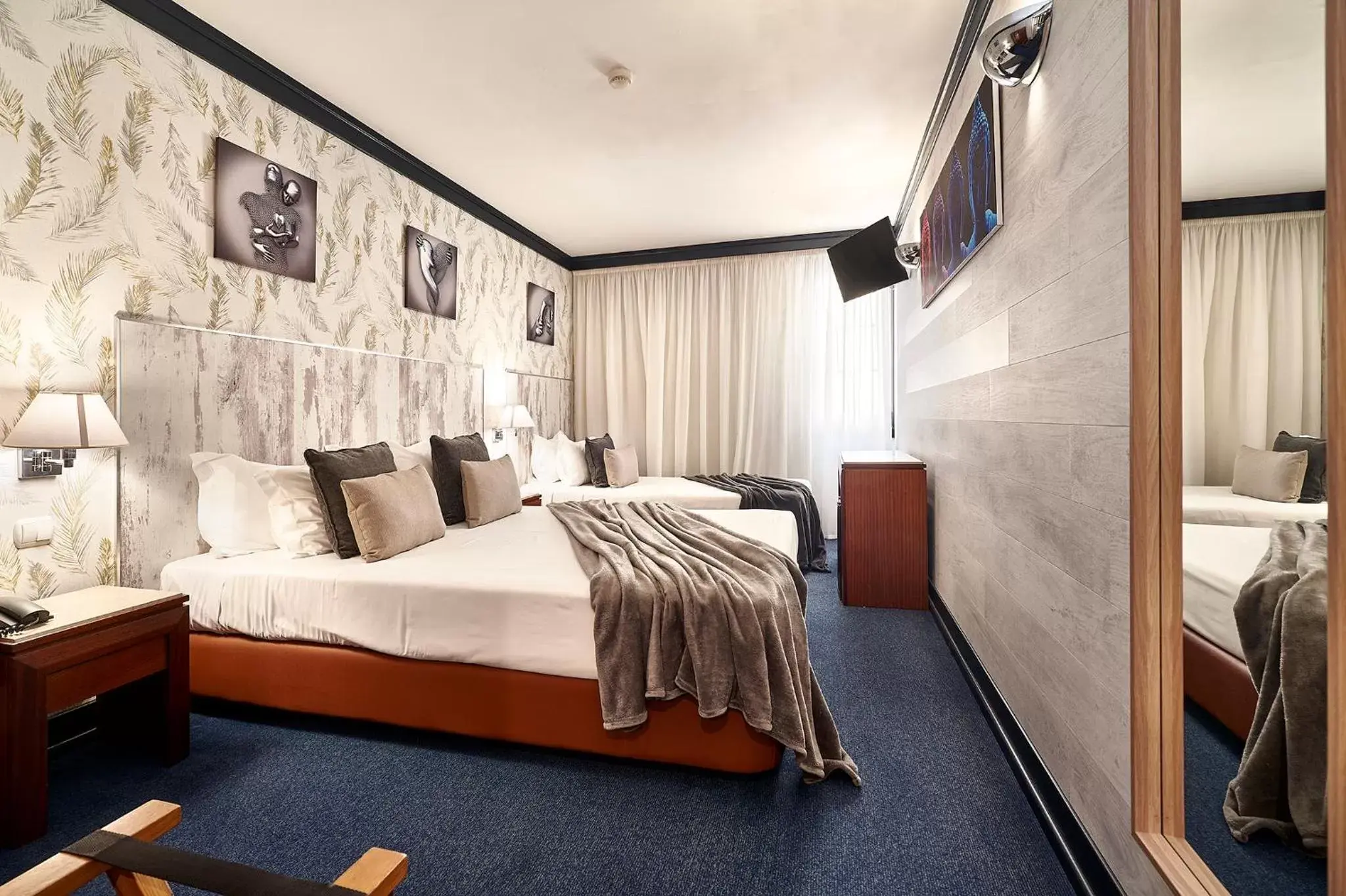 Triple Room in Galeria Suite Hotel Triple Room in Galeria Suite Hotel