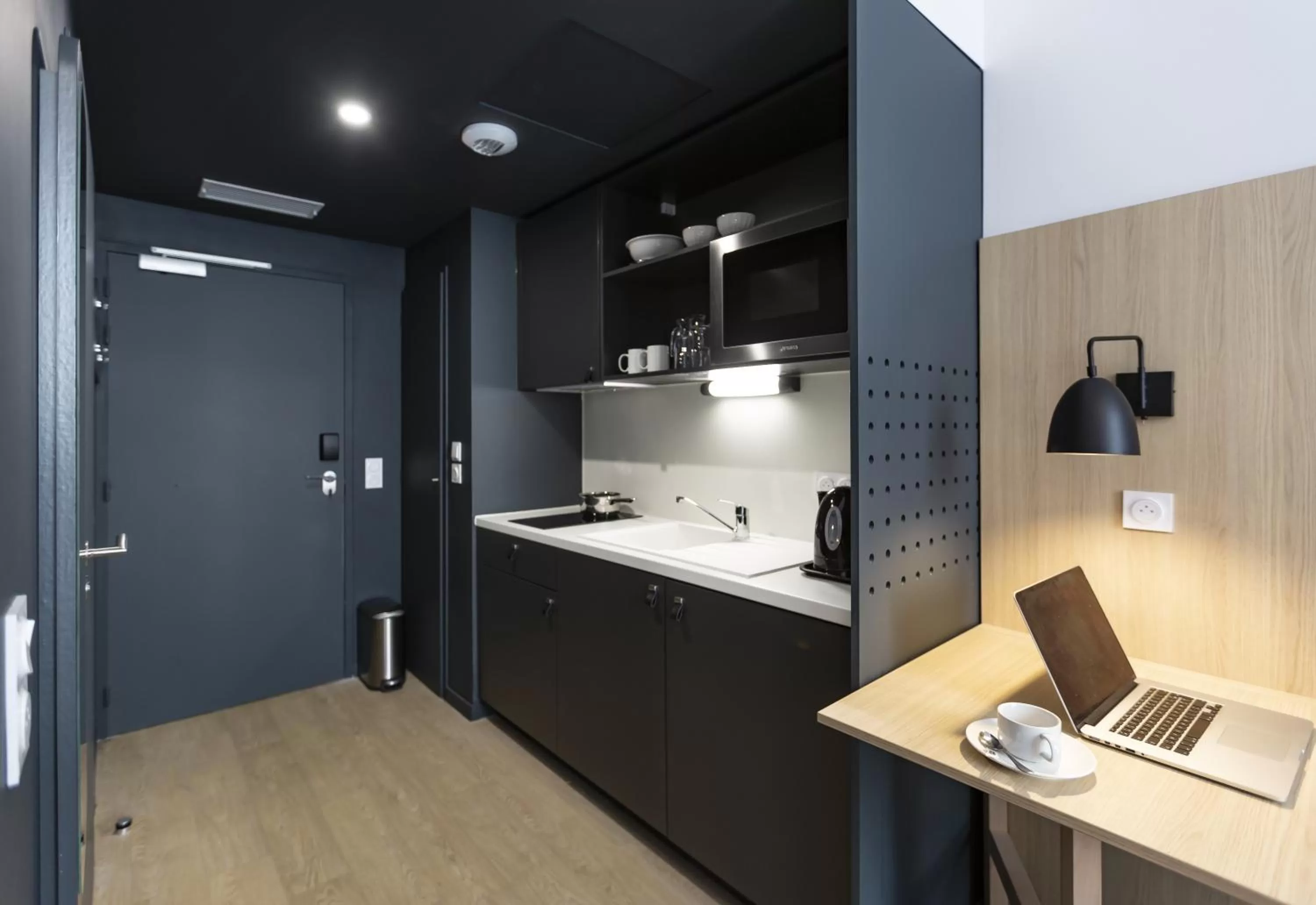 Kitchen or kitchenette in Appart Hotel Odalys City Le Havre Centre