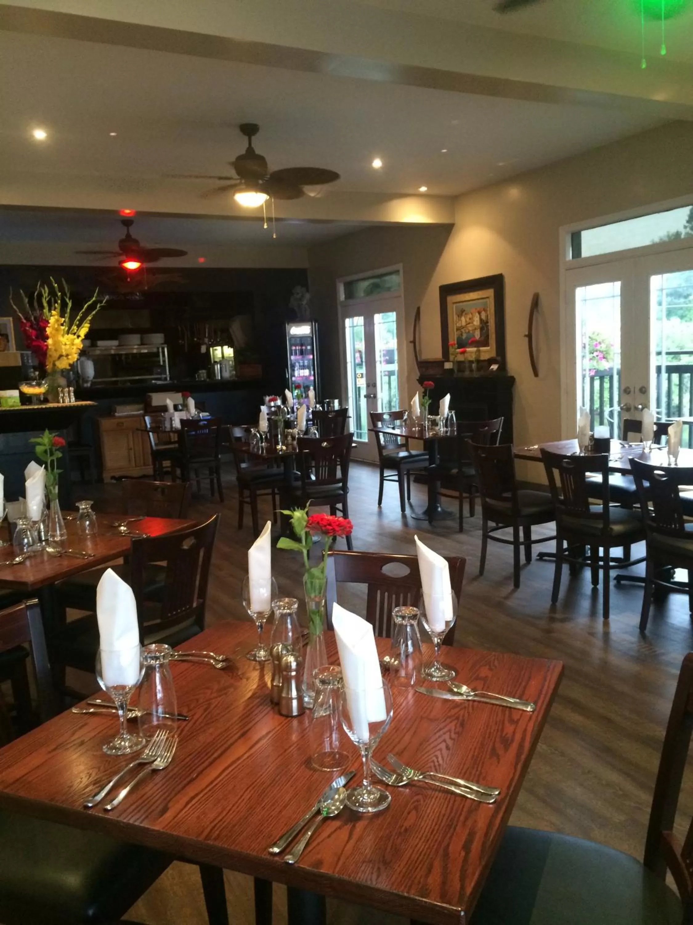 Restaurant/places to eat in Dominion Hotel