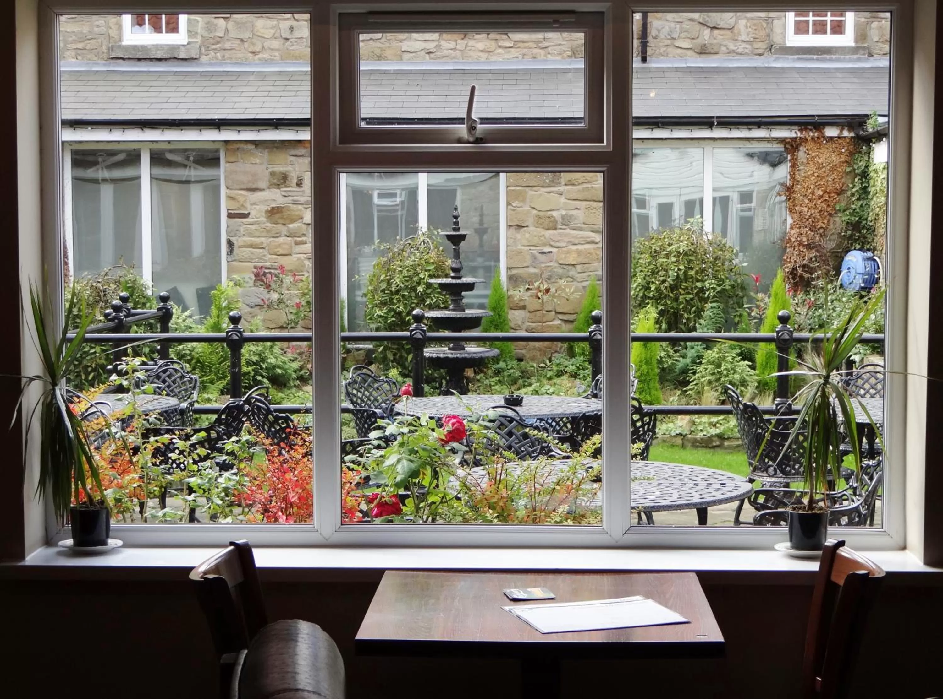 Restaurant/places to eat in The Angel View Hotel