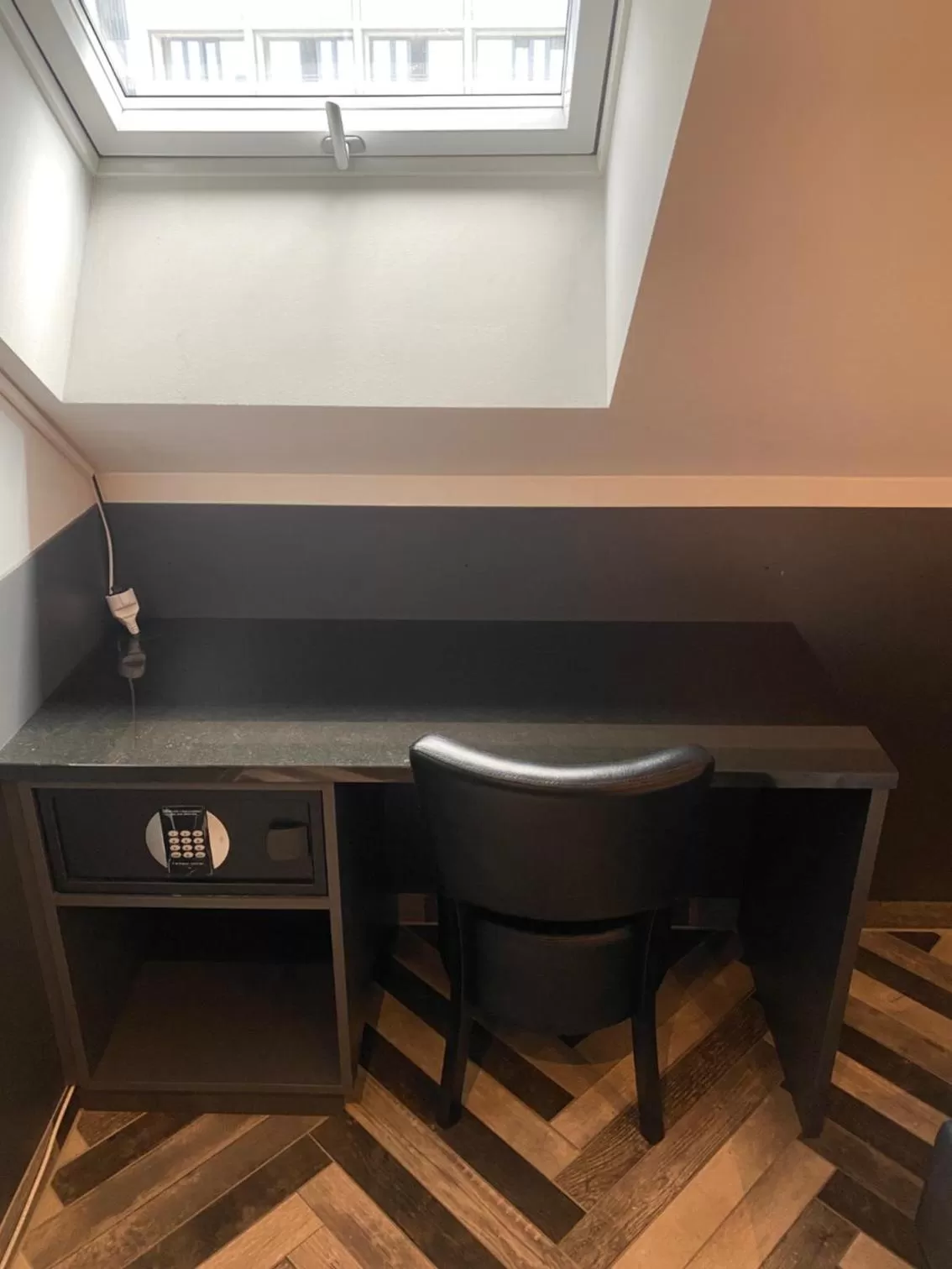 Photo of the whole room in Munich Deluxe Hotel