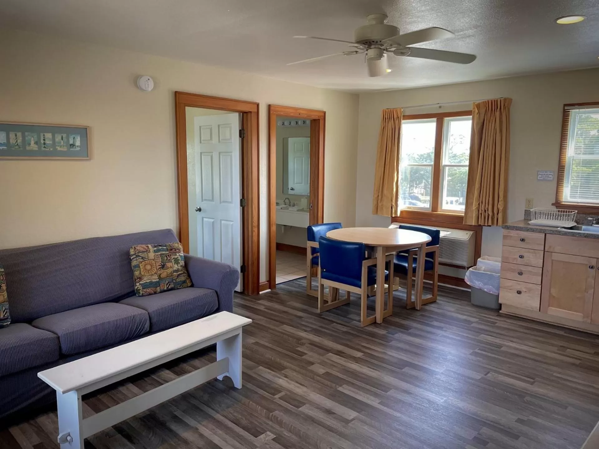 Living room in Pony Island Inn