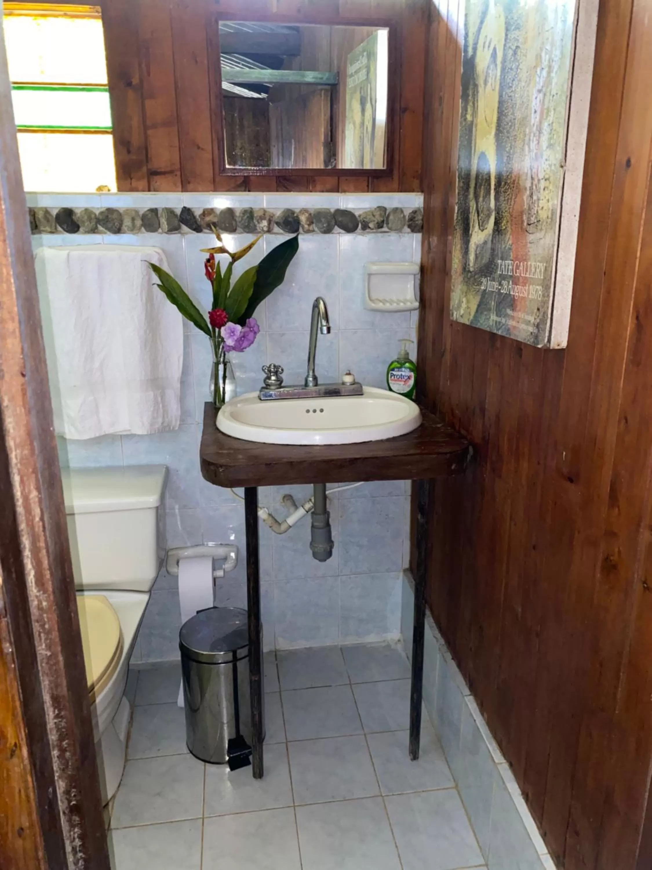 Bathroom in Posada Turística Rocas De Cabo Marzo