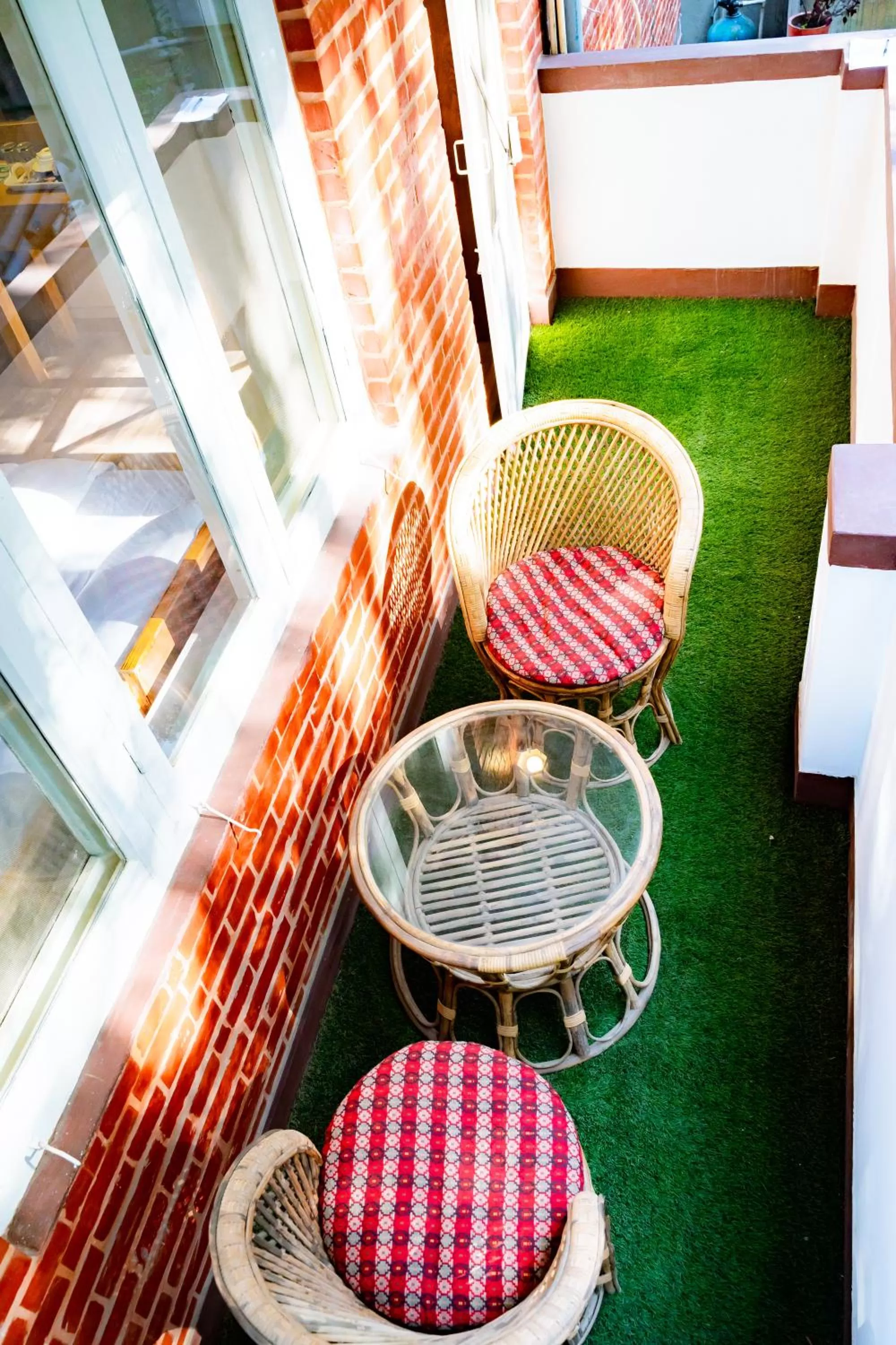 Seating area in Silu Homes by Hostmandu