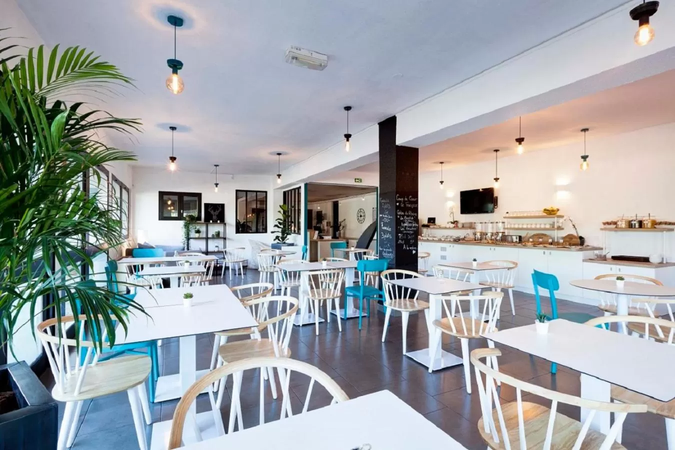 Restaurant/places to eat in Kyriad Lyon Sud - Saint Genis Laval