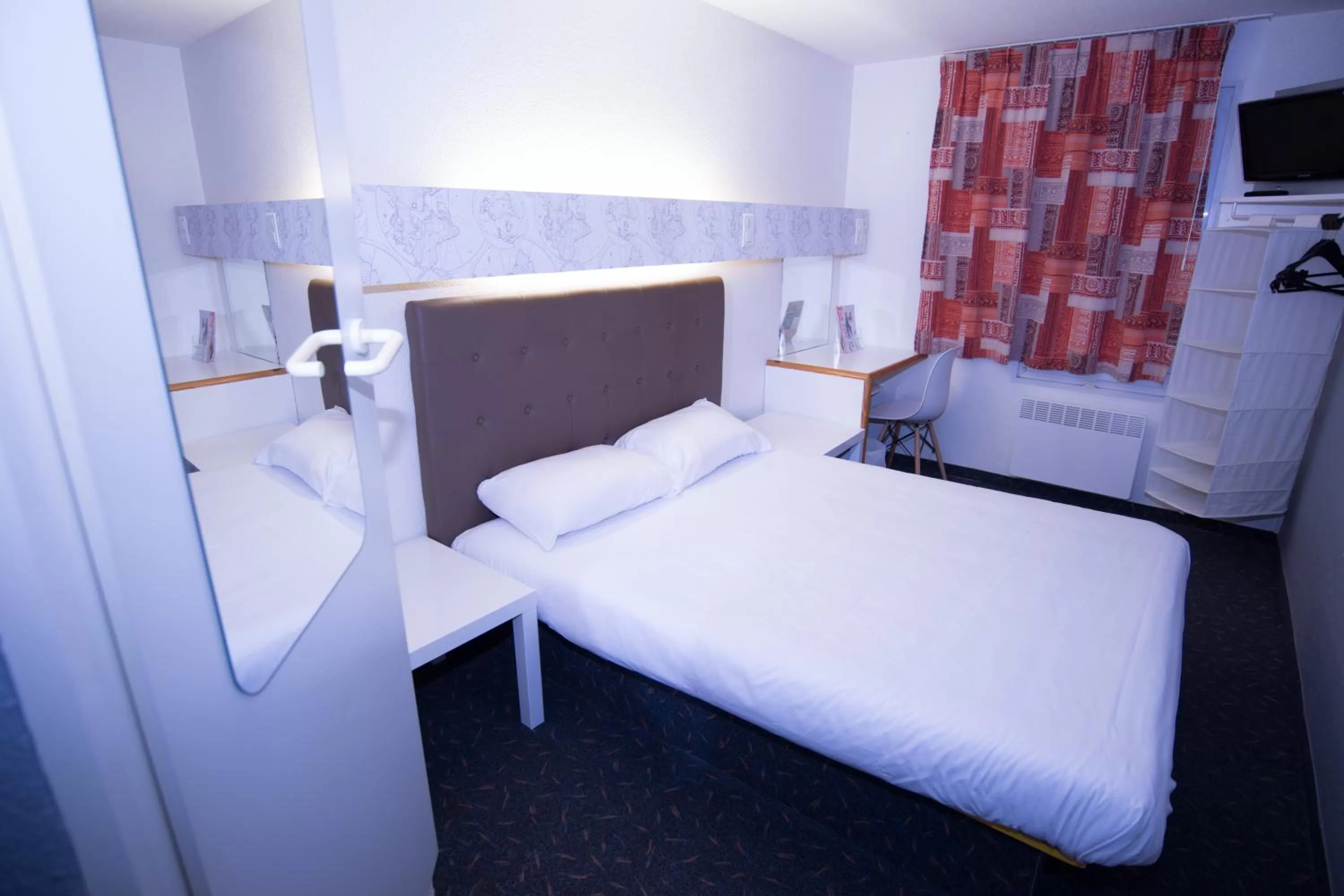 Bed in hôtel QUICK Palace Tours Nord