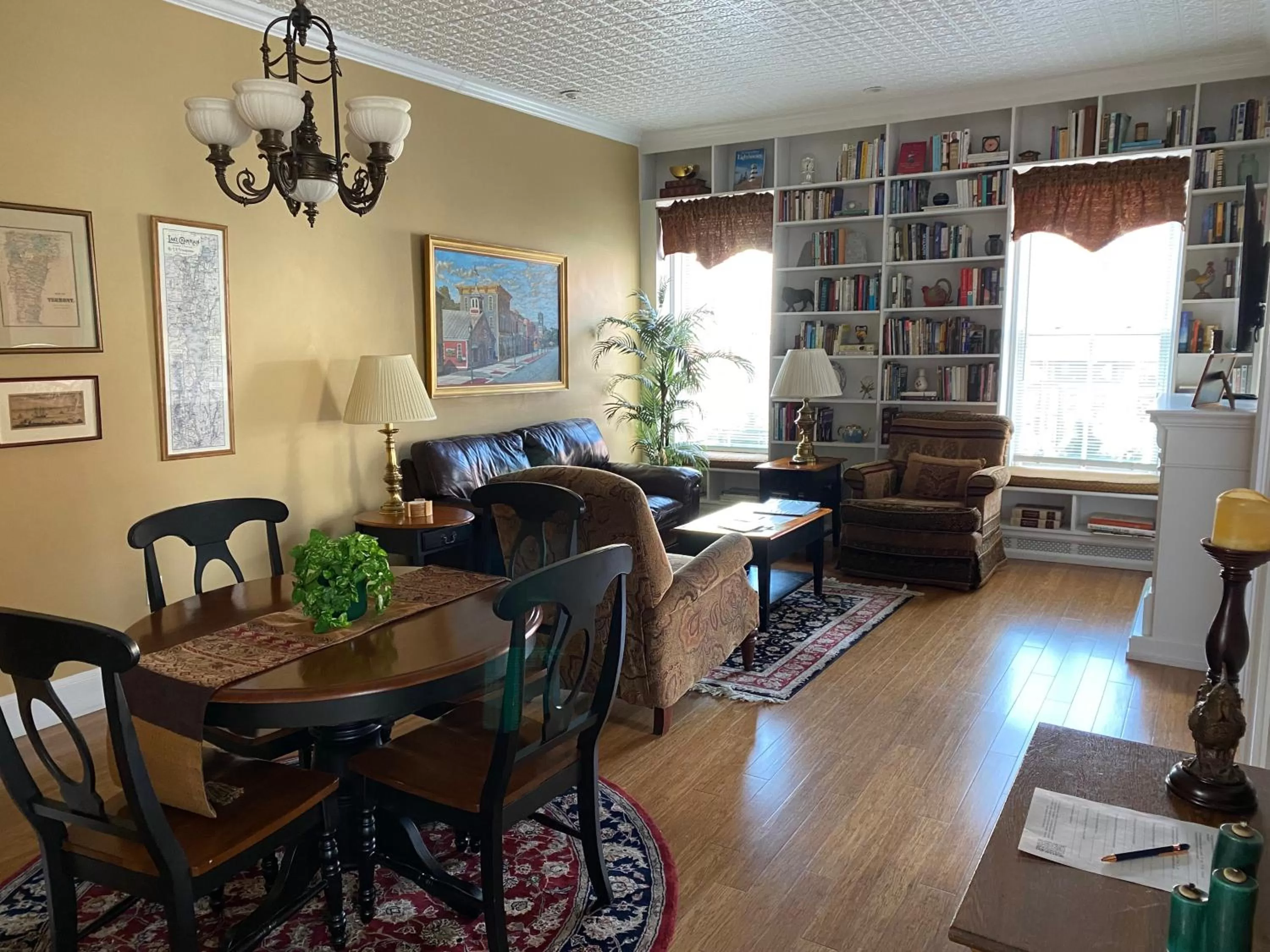 Living room, Dining Area in Bristol Suites