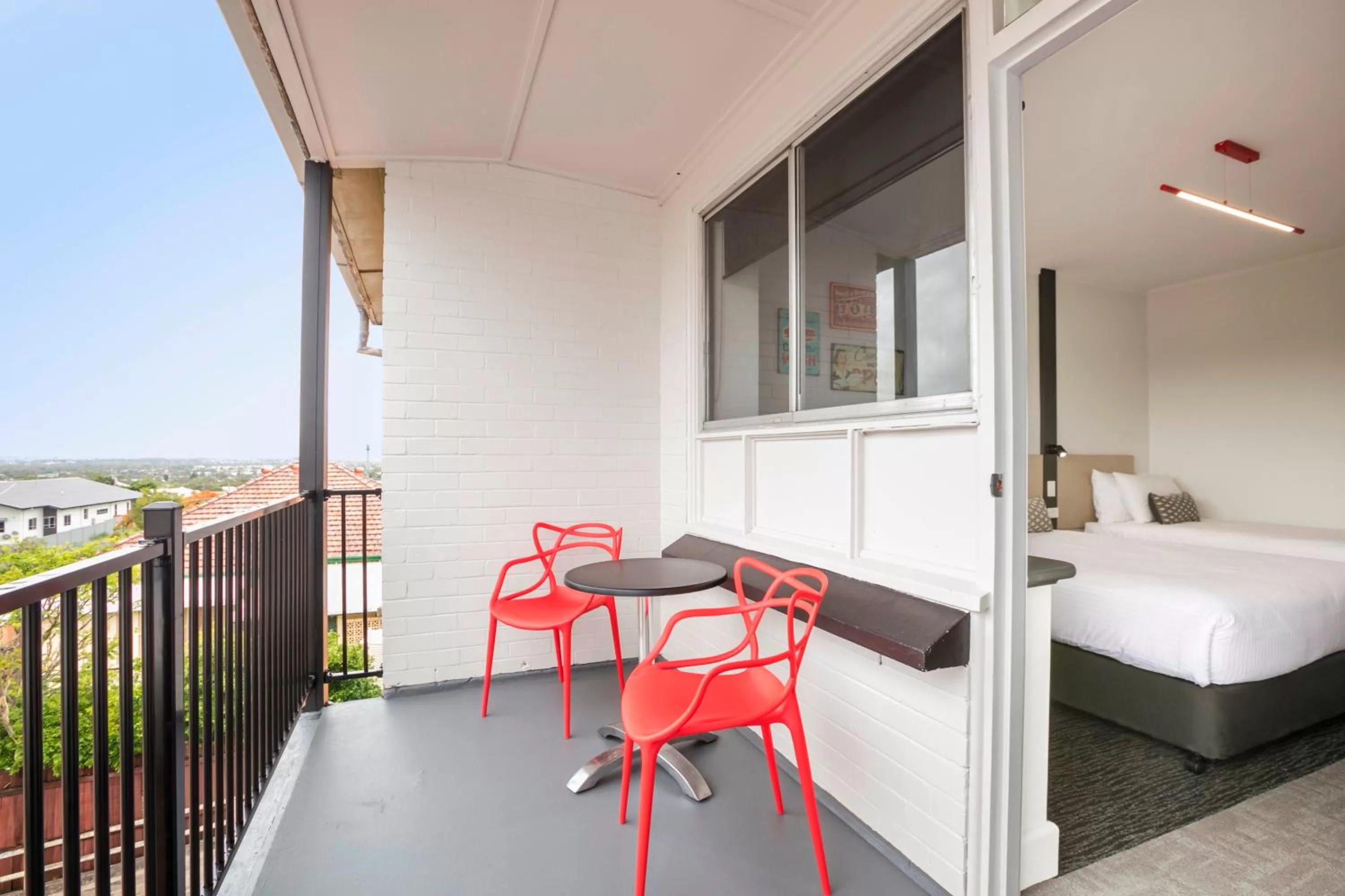 Balcony/Terrace, Bed in Nightcap at Camp Hill Hotel