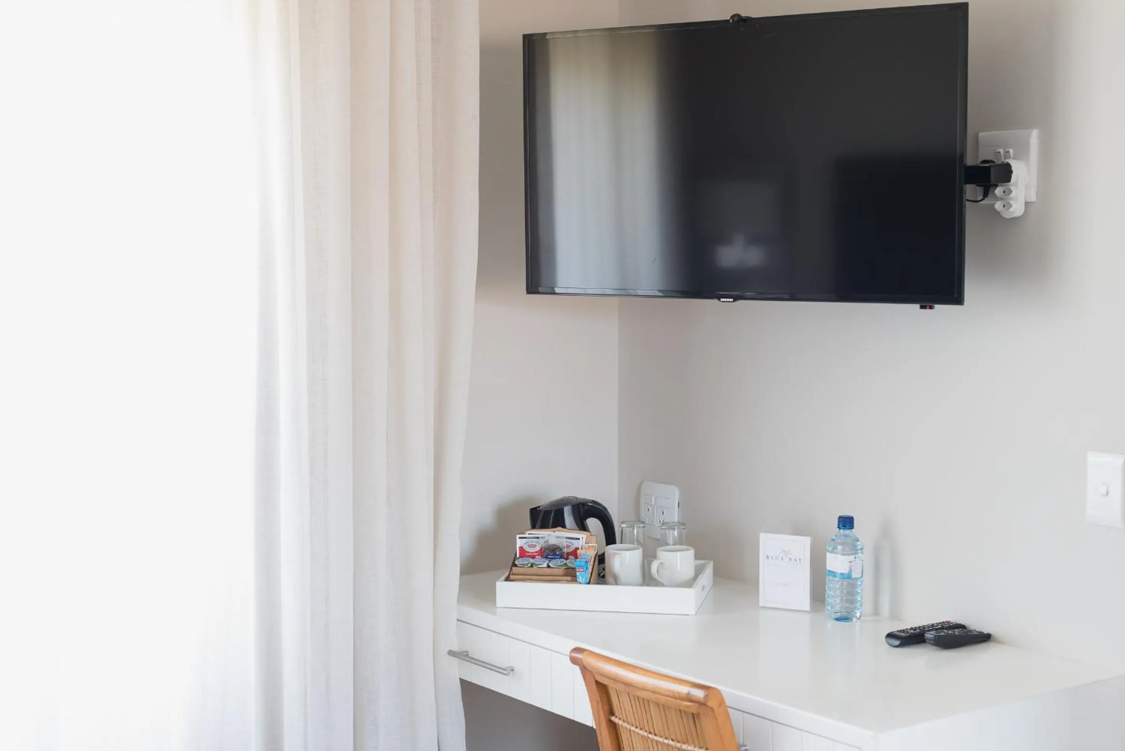 TV and multimedia in Blue Bay Lodge