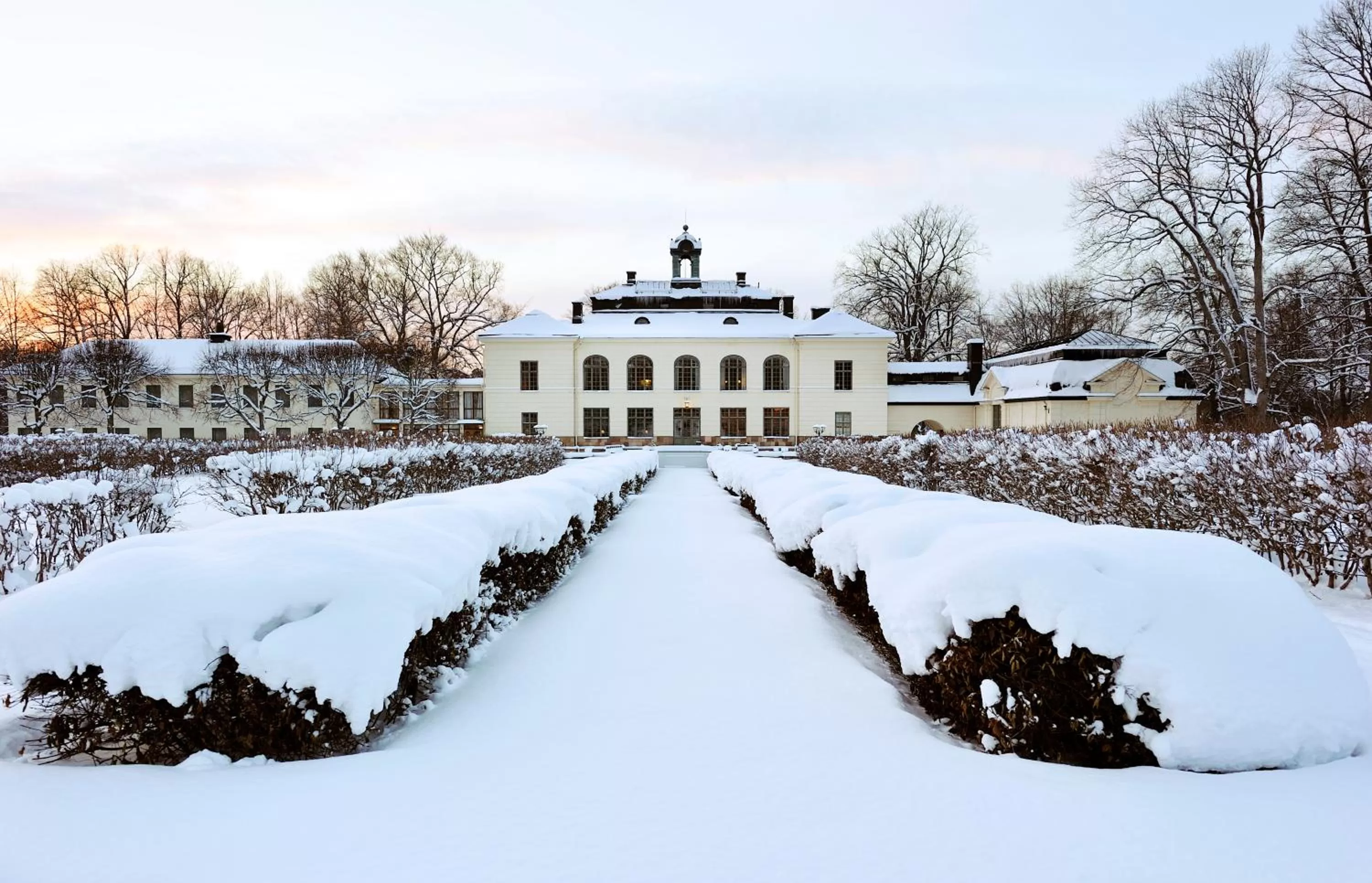 Facade/entrance in Näsby Slott