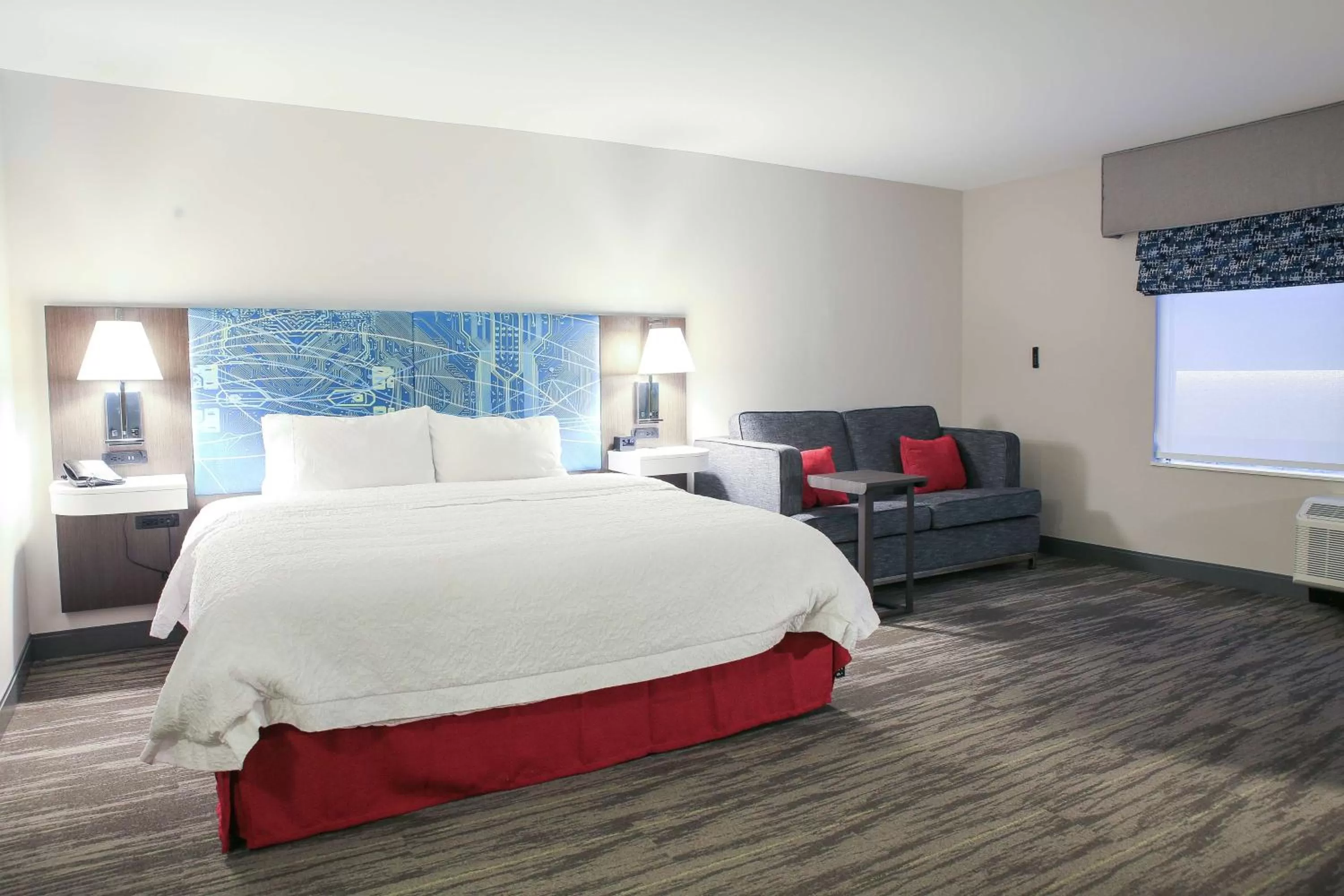 Living room, Bed in Hampton Inn & Suites Mount Laurel/Moorestown